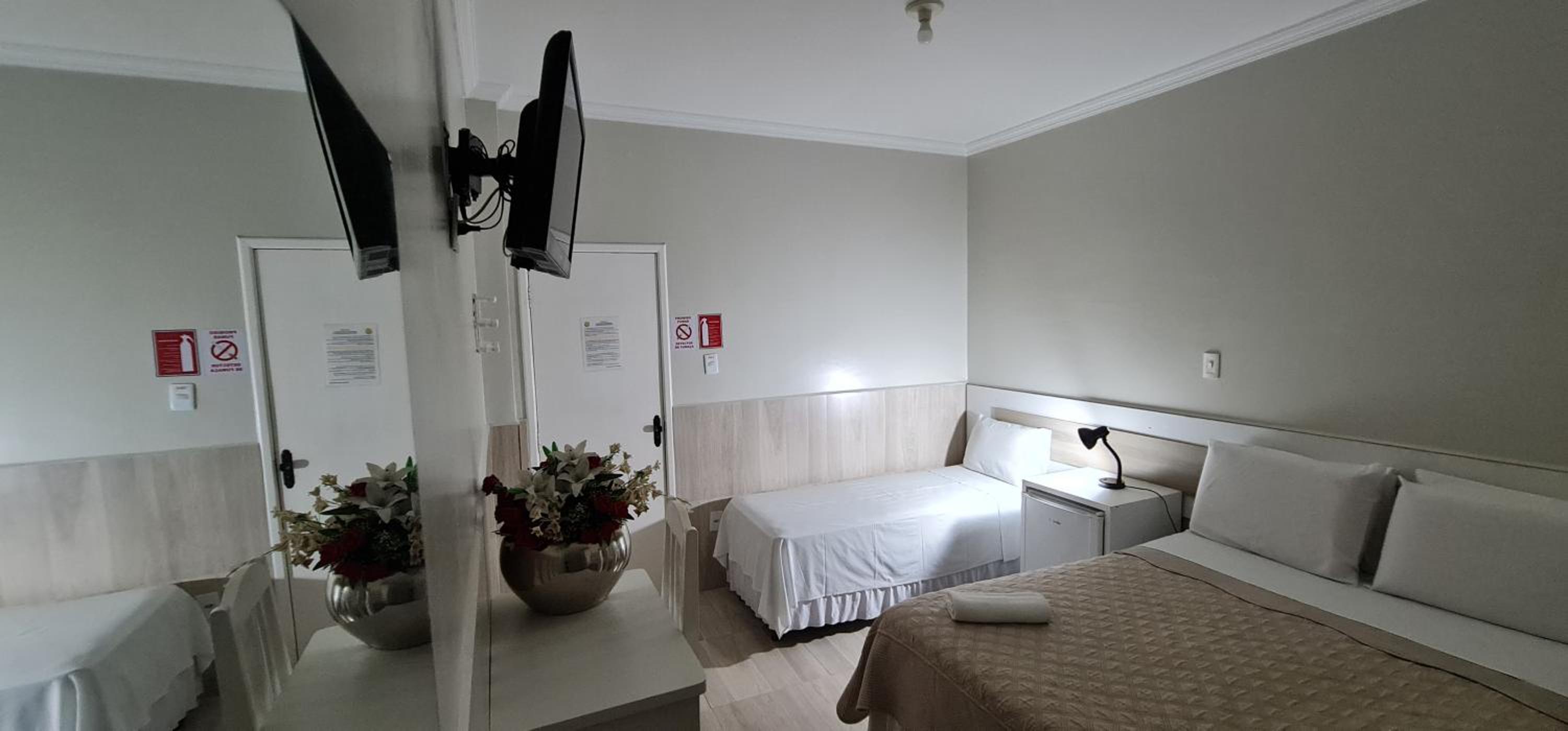 Deluxe Double Room - Photo 8