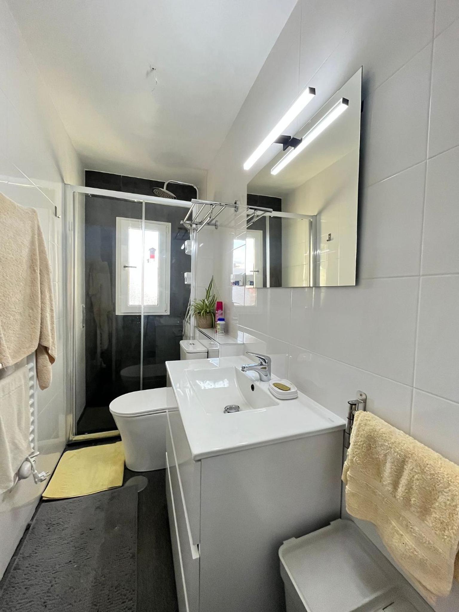 Double Room with Shared Bathroom photo 3