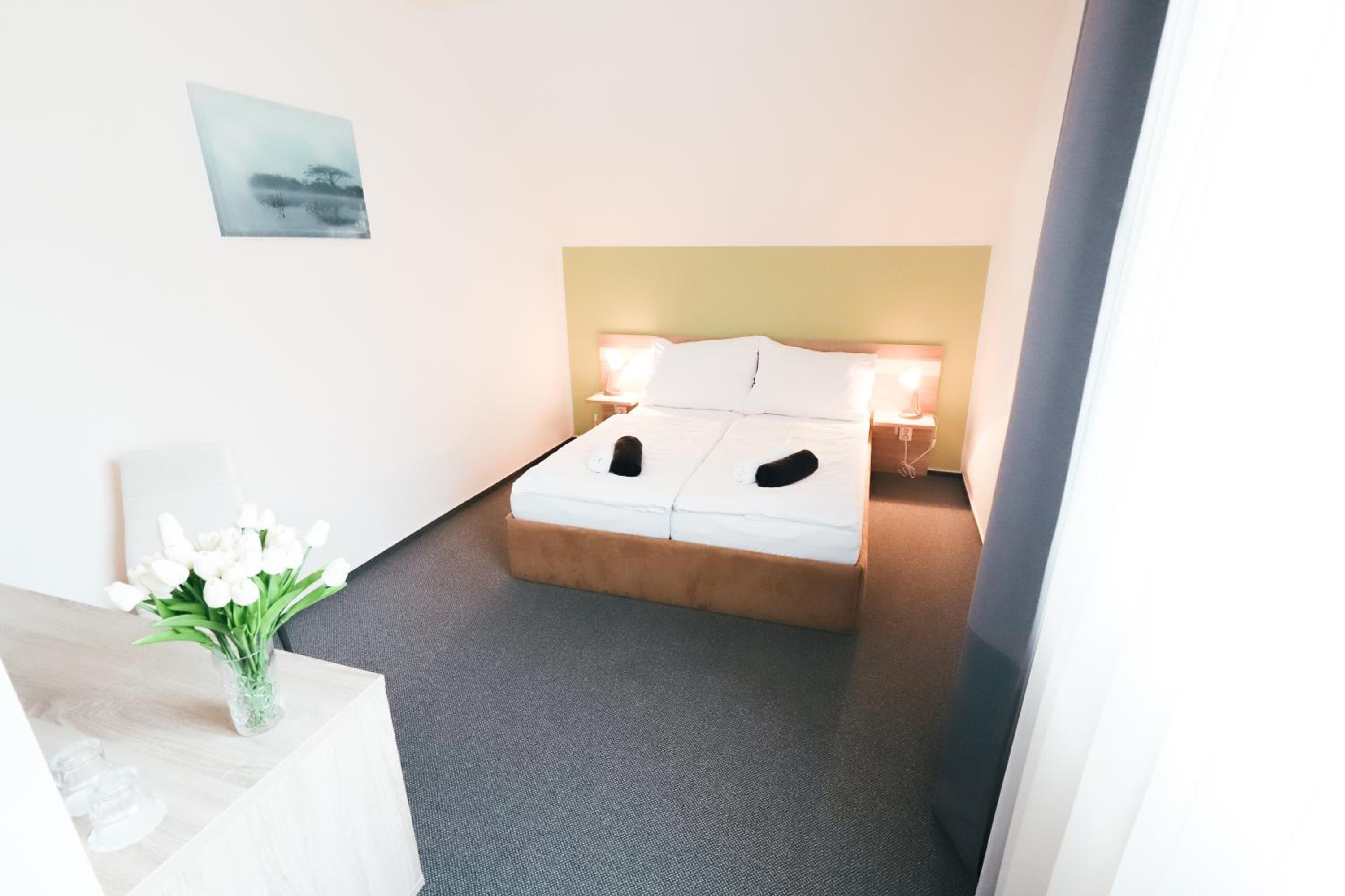 Double Room - Photo 12