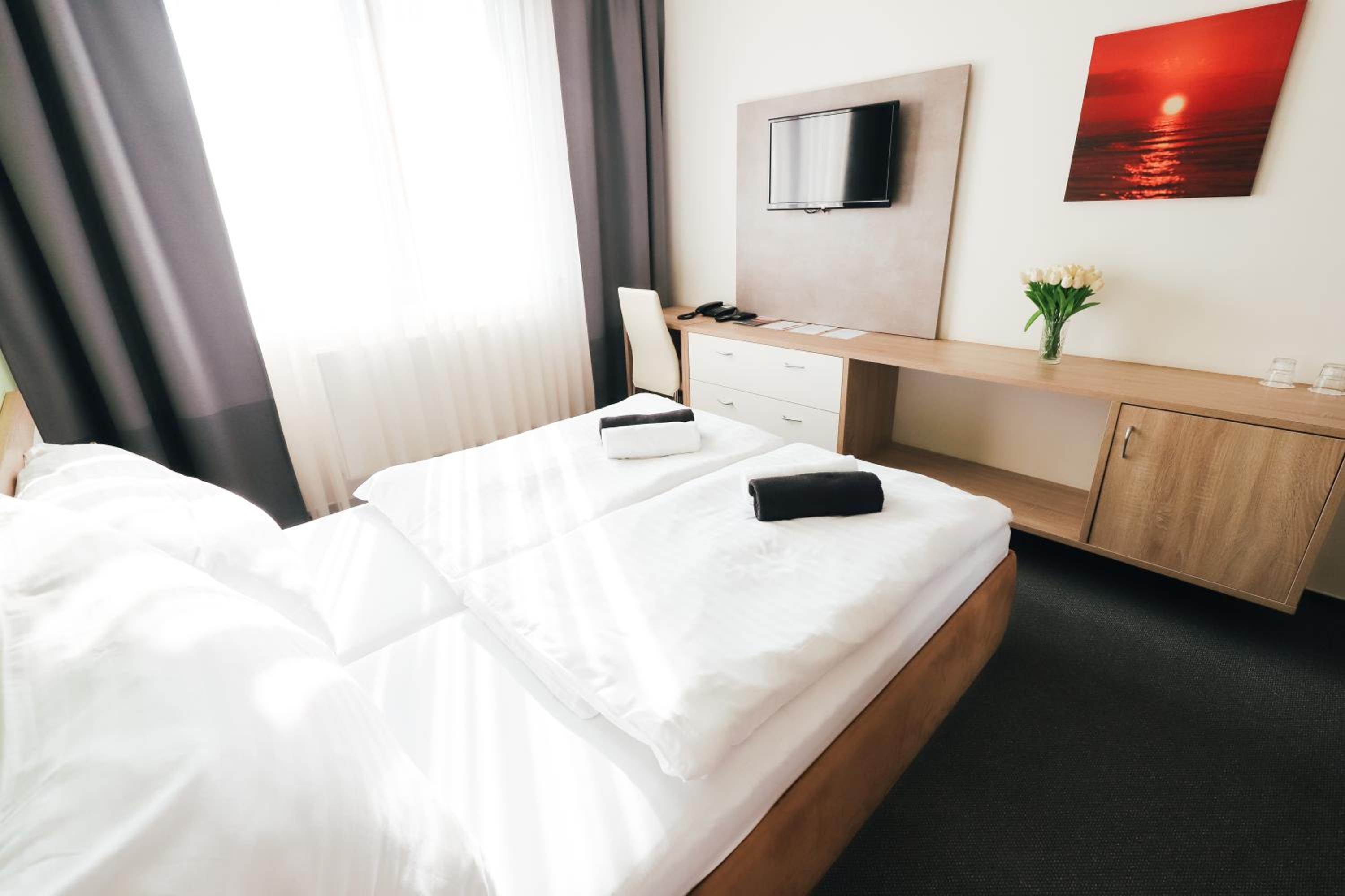Double Room - Photo 3