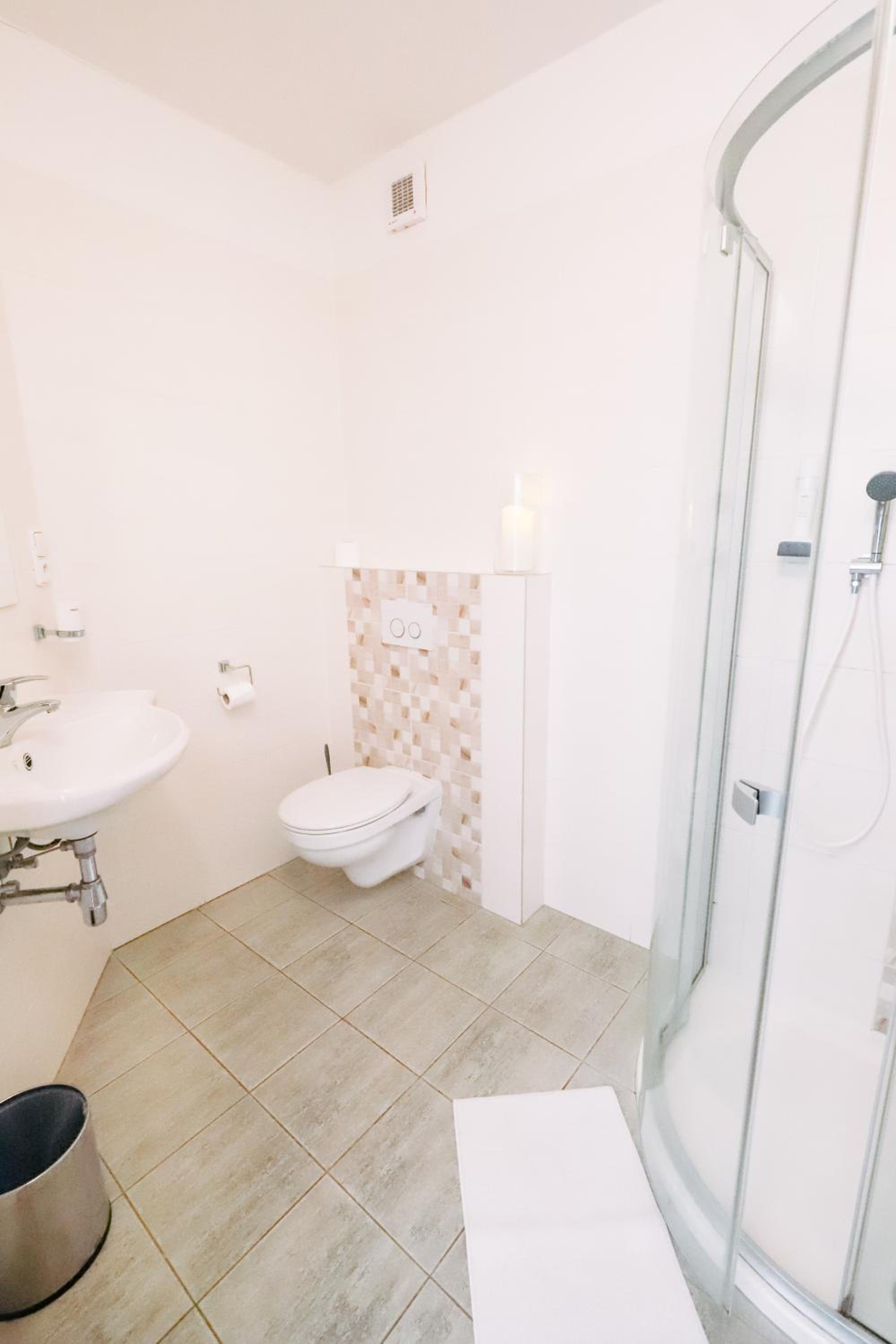 Double Room - Photo 5