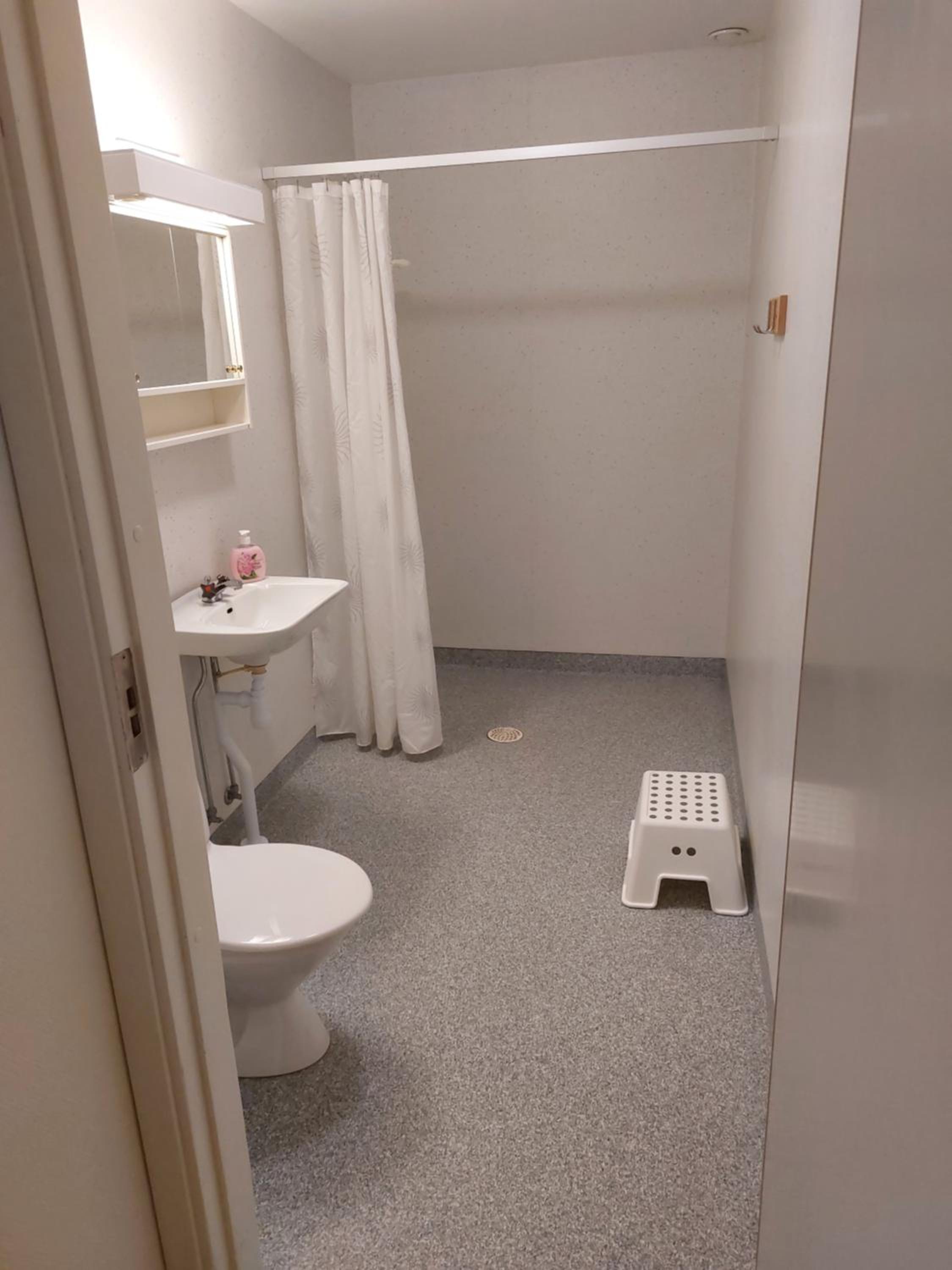 Family Room with Shower photo 2