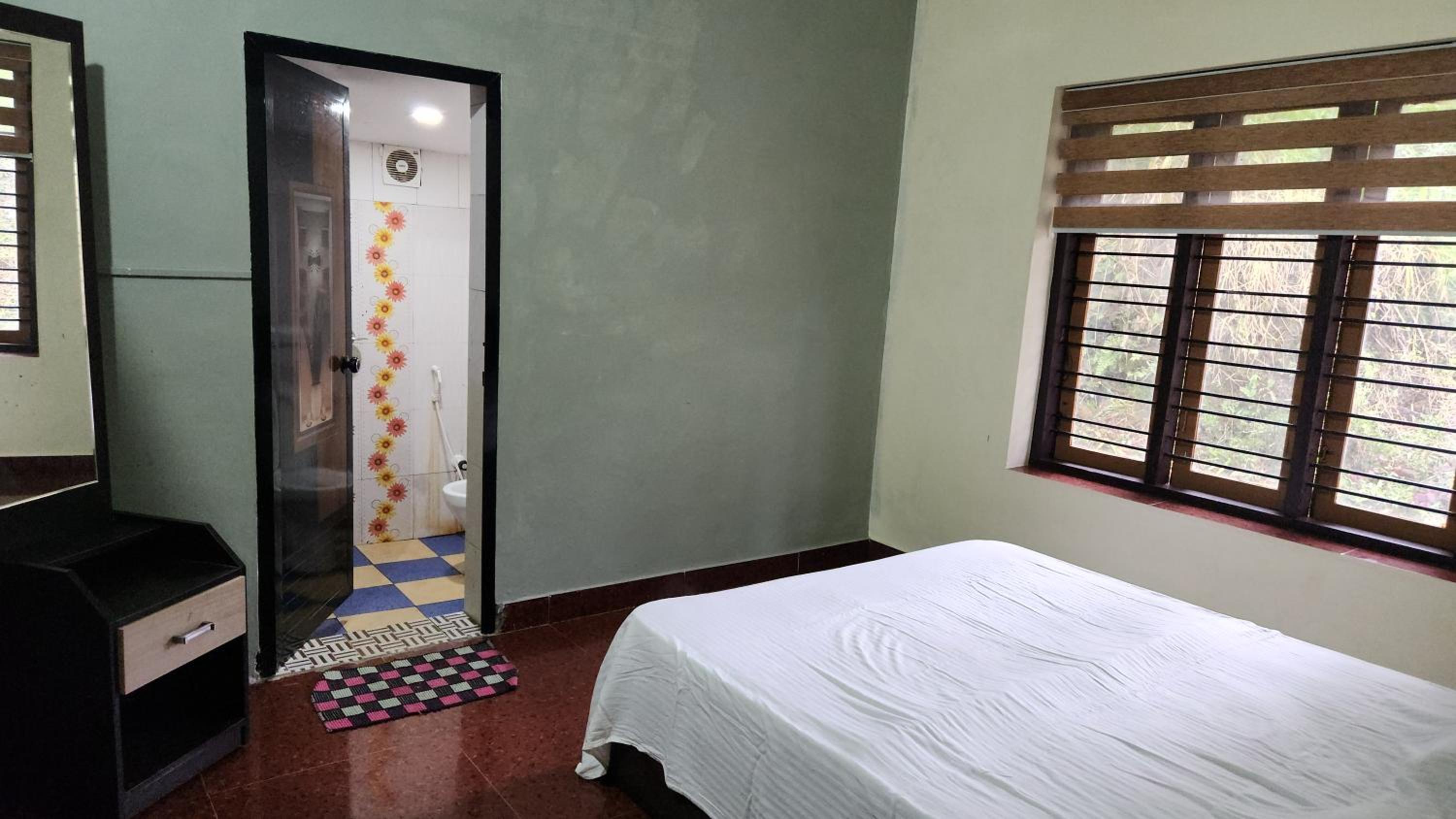 Budget Double Room photo 2