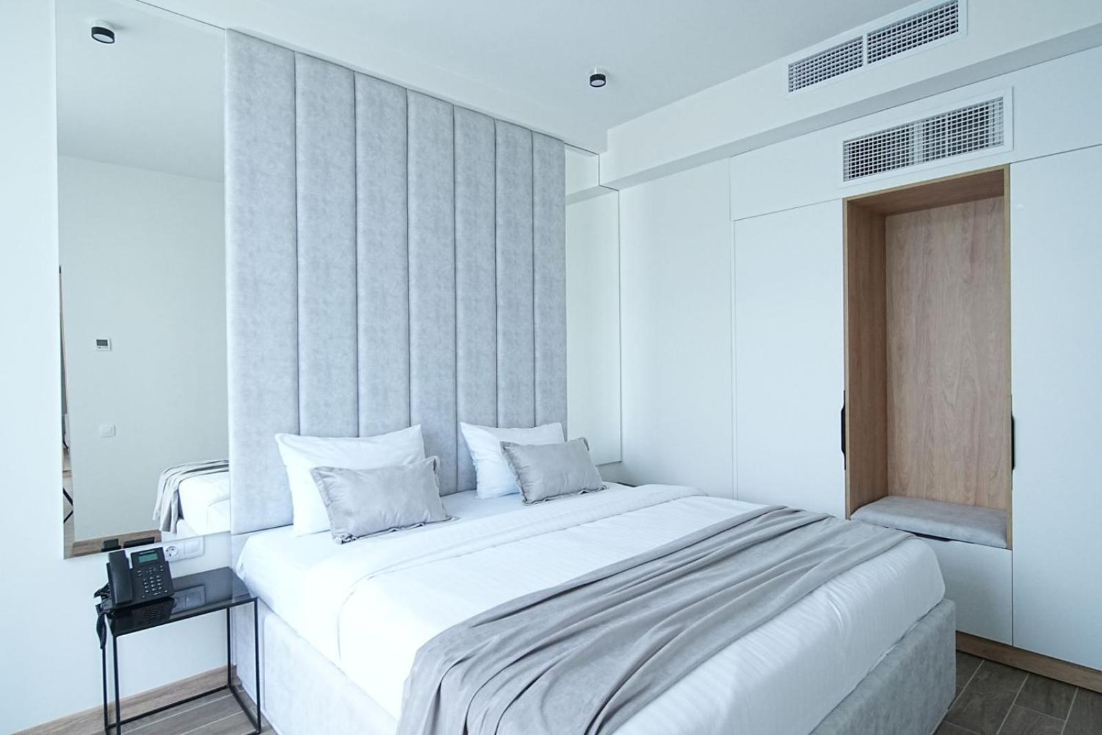 Deluxe Suite with Spa Bath photo 3