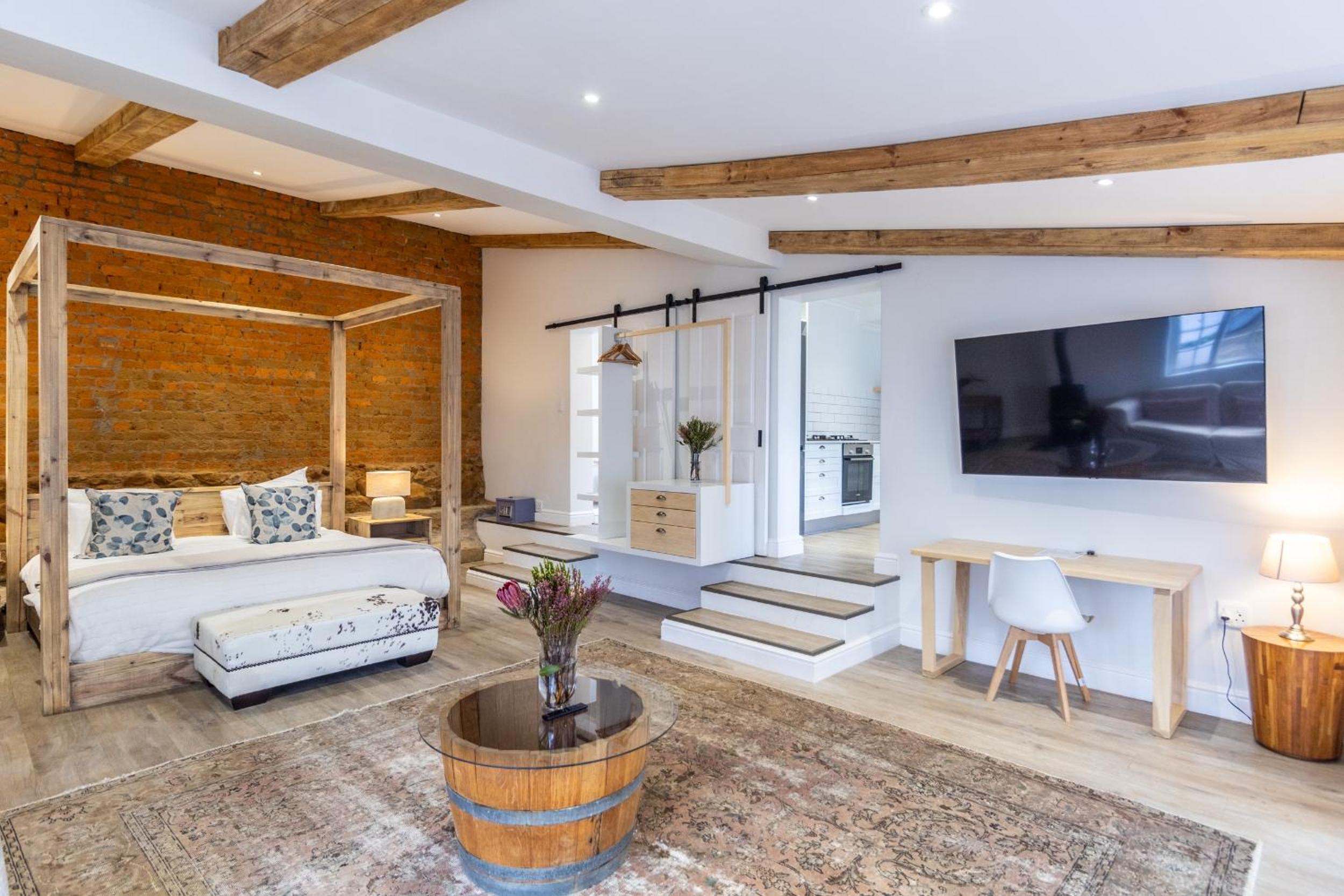 One-Bedroom House - Photo 7