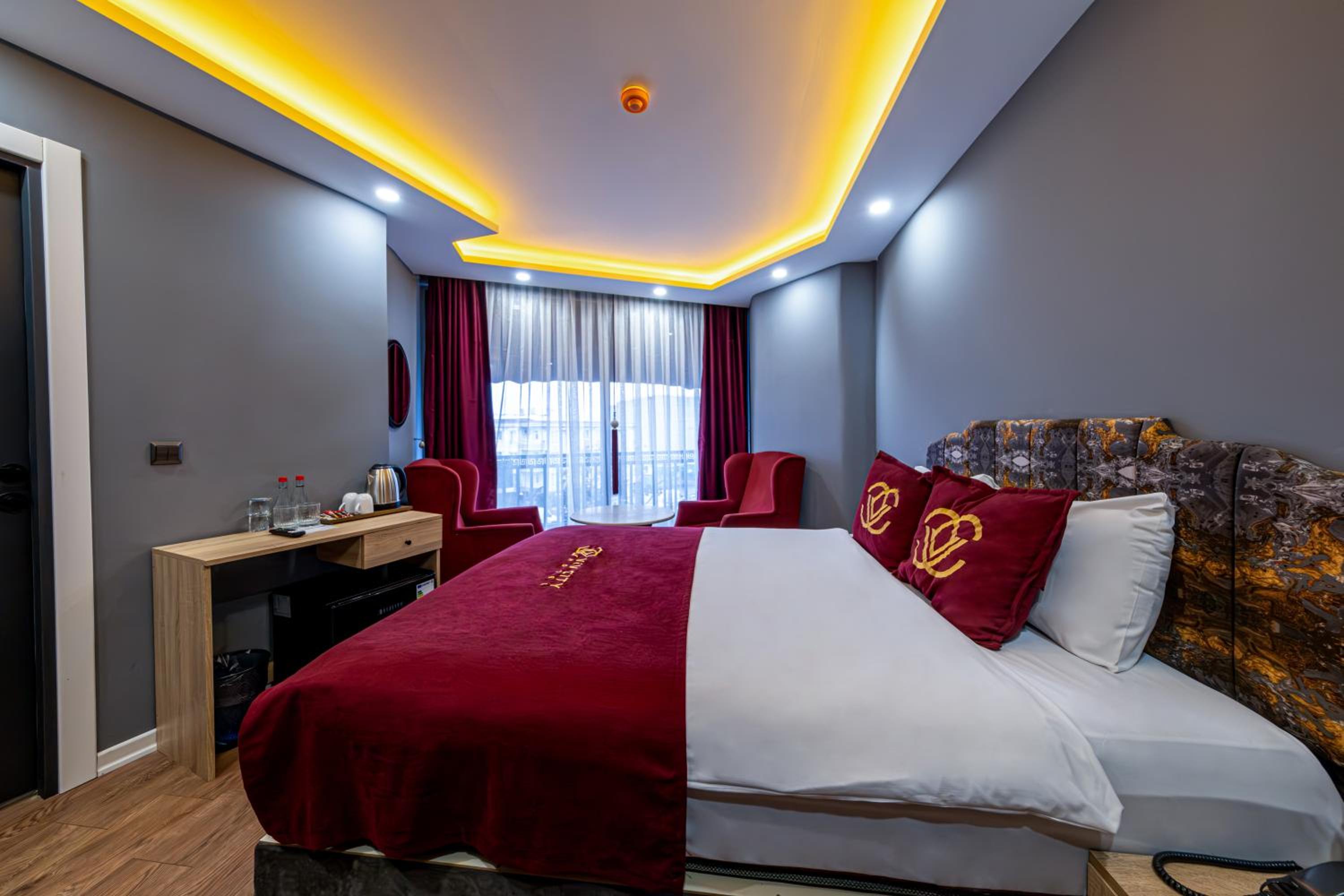 Deluxe Suite photo 1