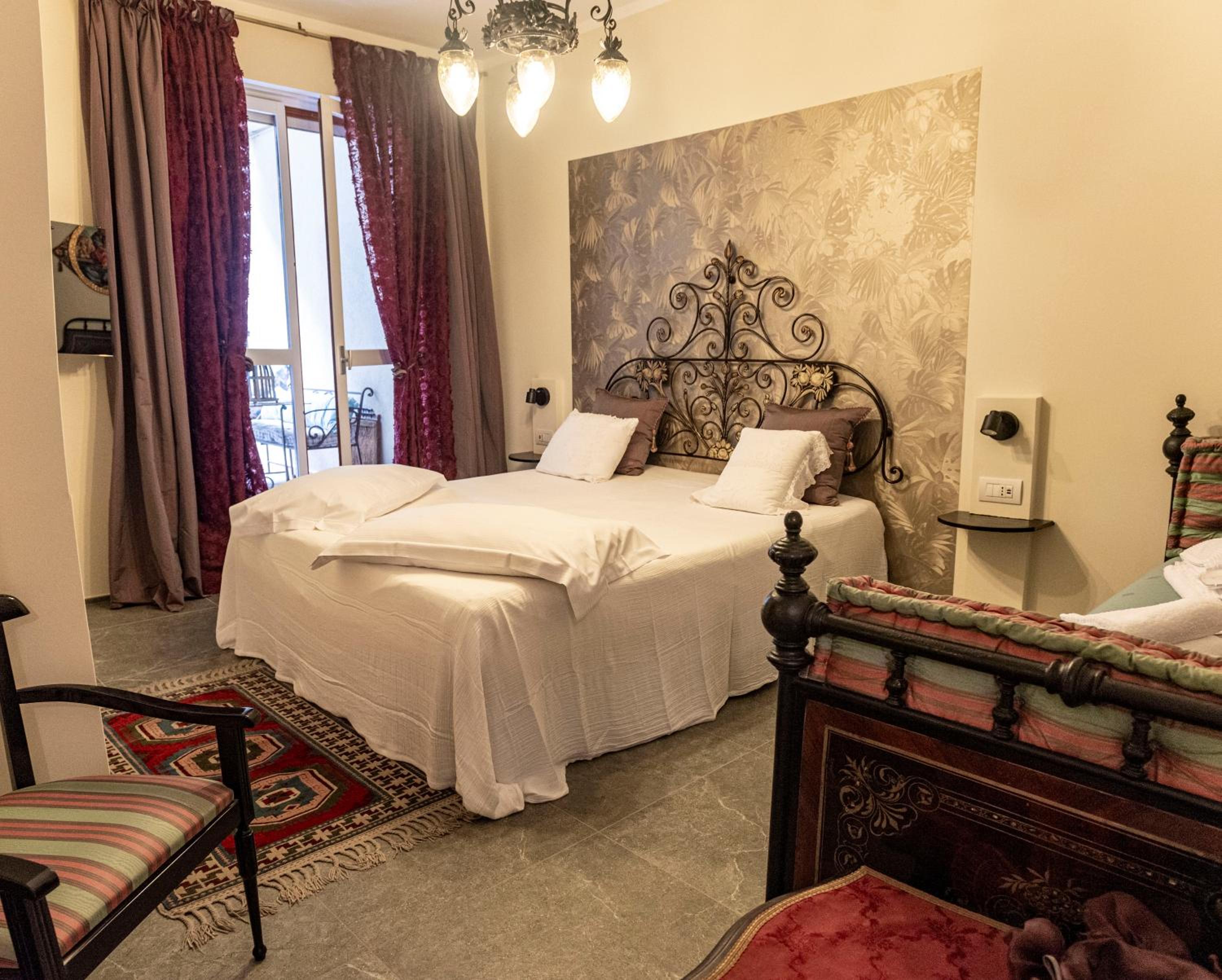 Deluxe Room (2 Adults + 1 Child) photo 1