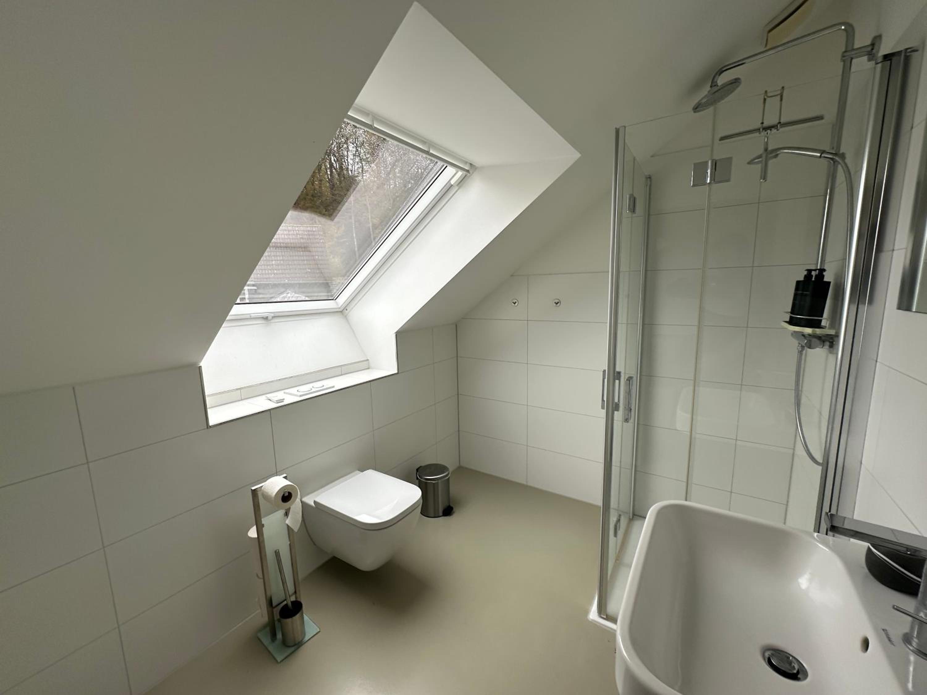 Double or Twin Room with Private Bathroom photo 2