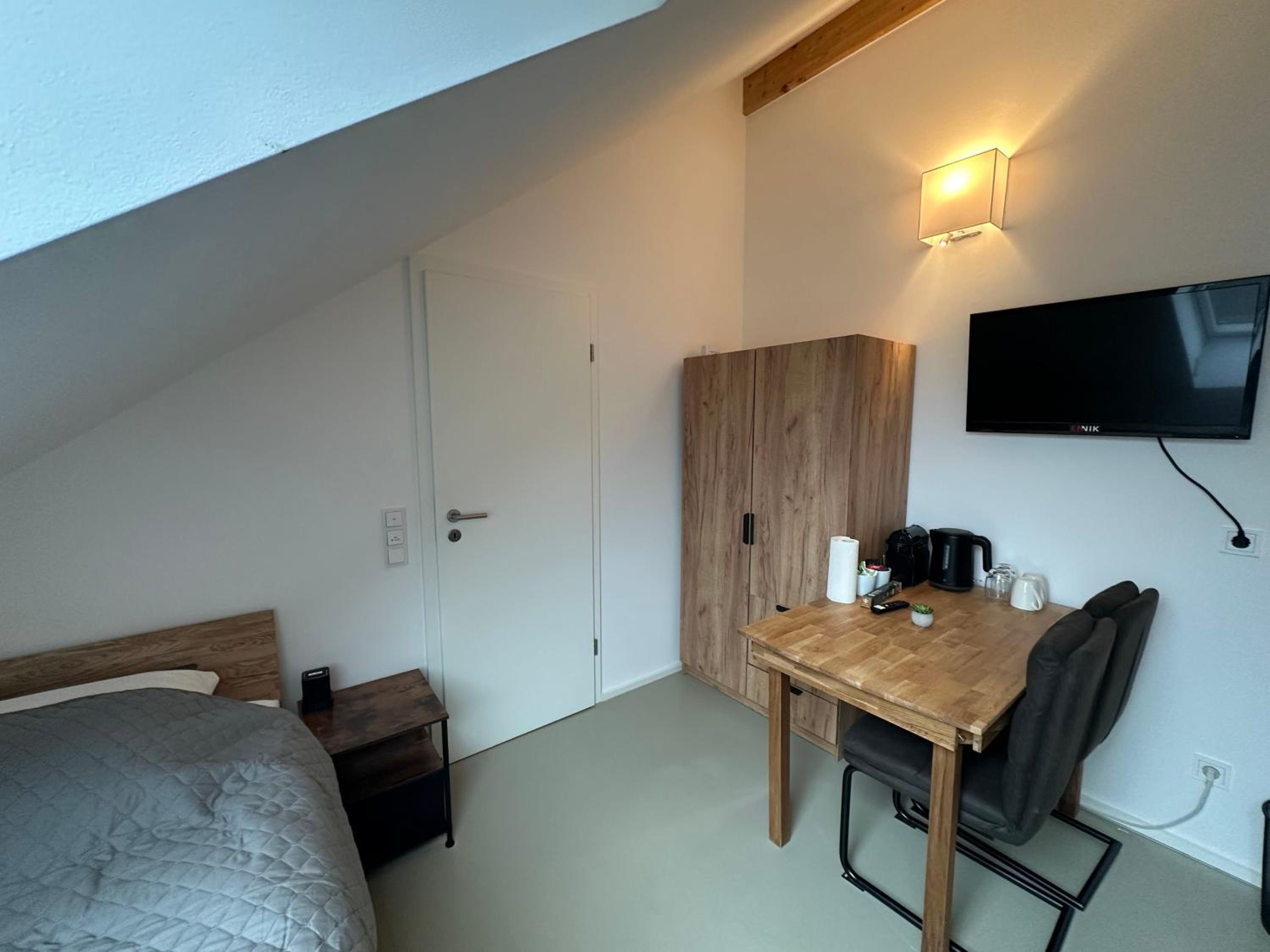 Double or Twin Room with Private Bathroom photo 3