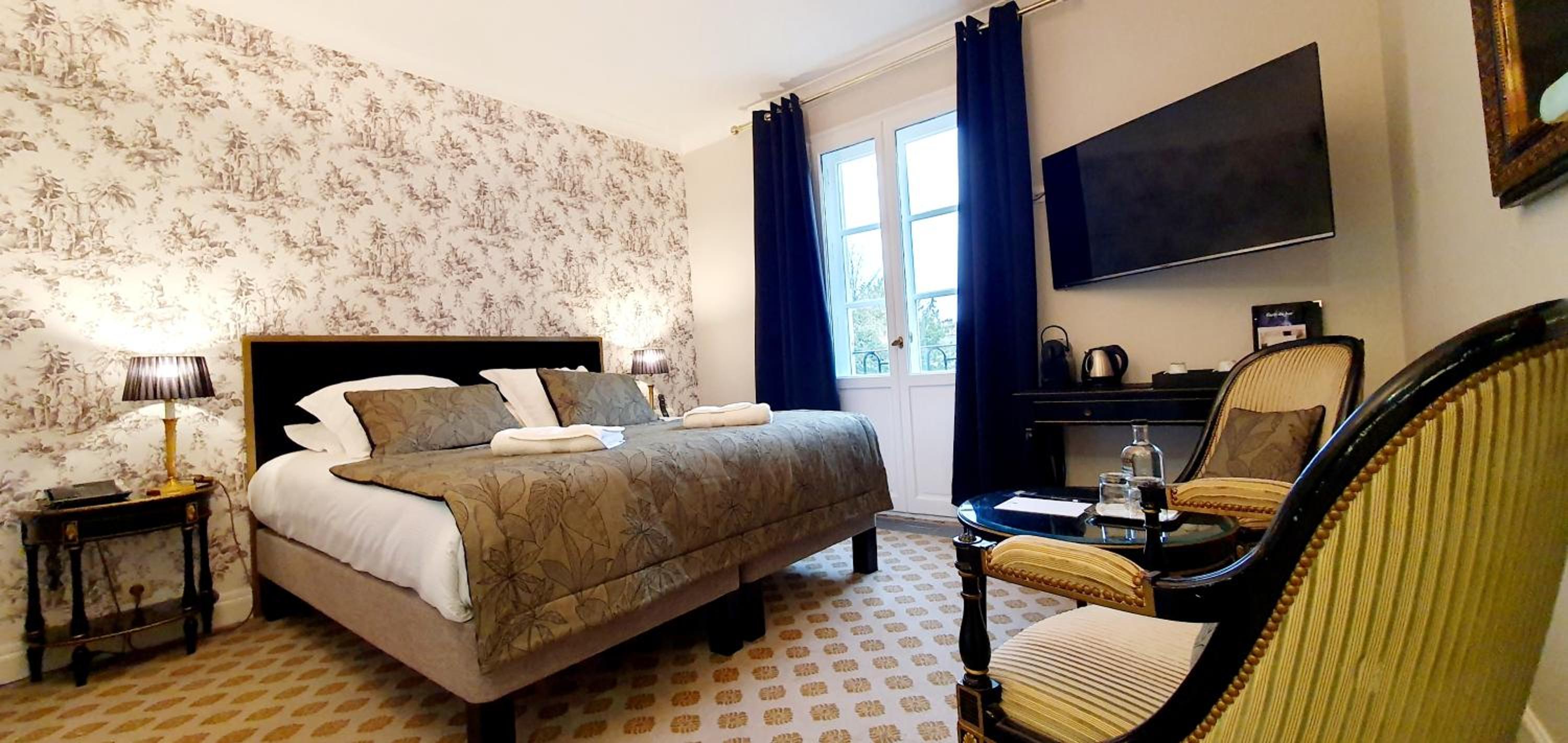 Double Room with Courtyard View - Photo 2