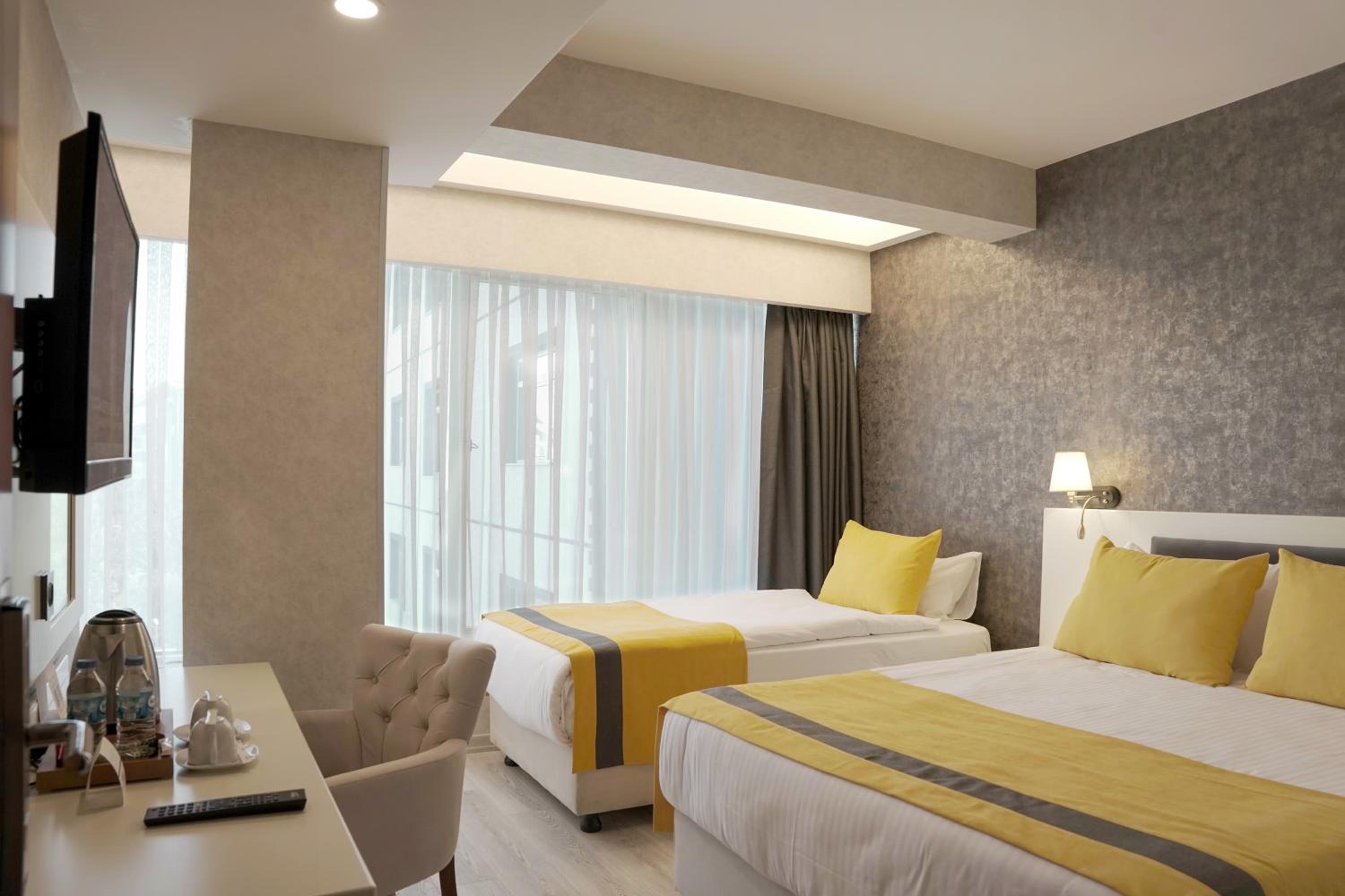 Standard Double or Twin Room - Photo 2