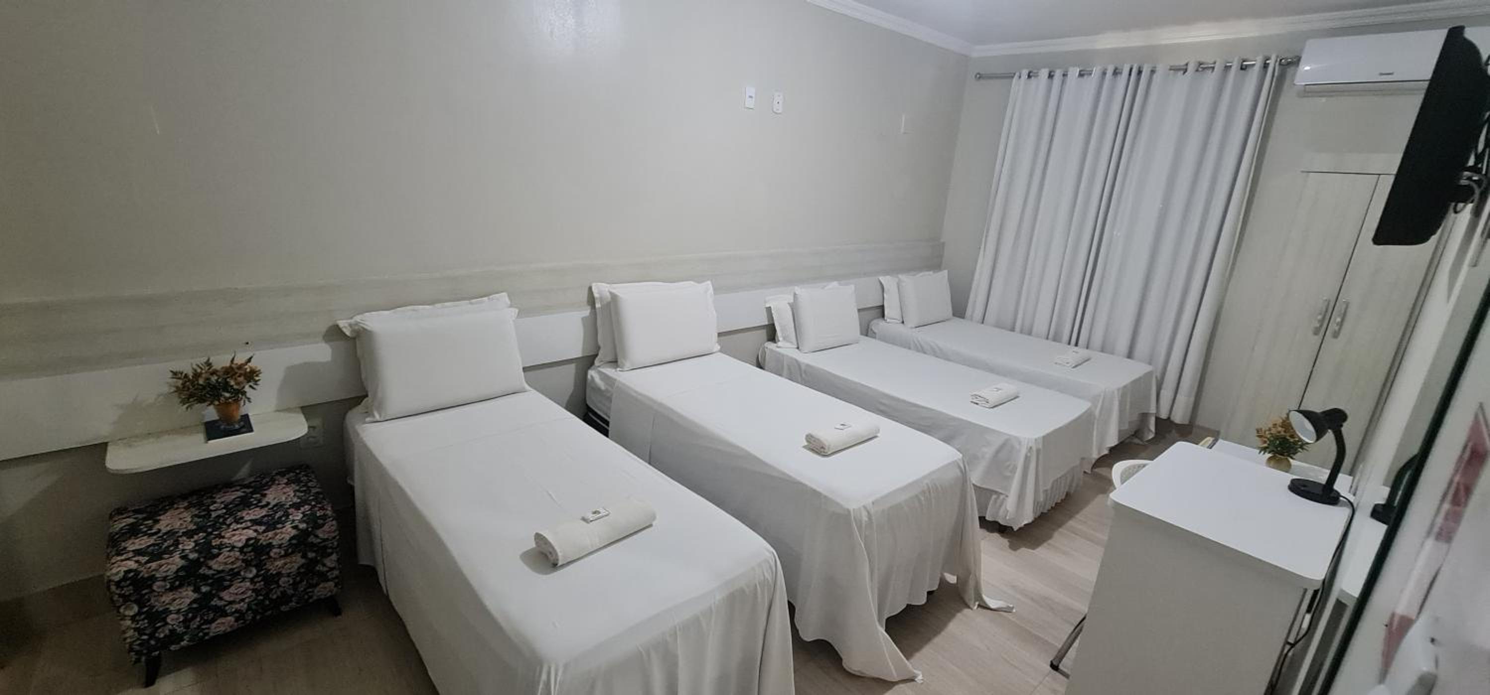 Deluxe Quadruple Room - Photo 1