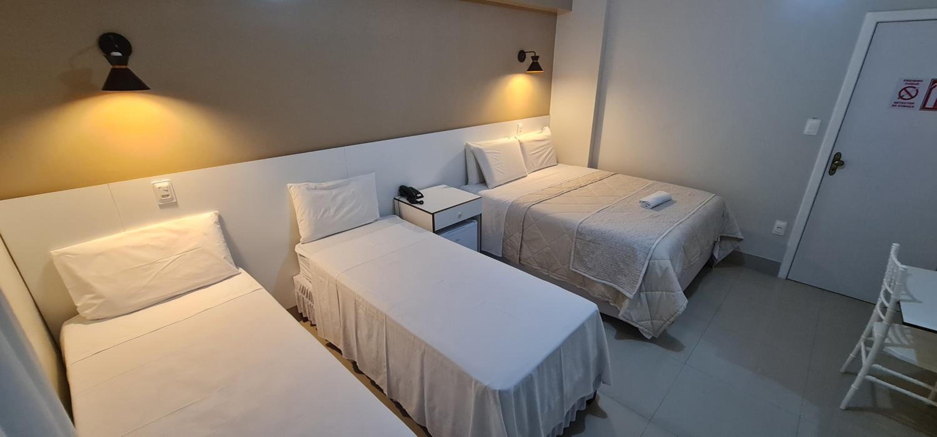 Deluxe Quadruple Room - Photo 7