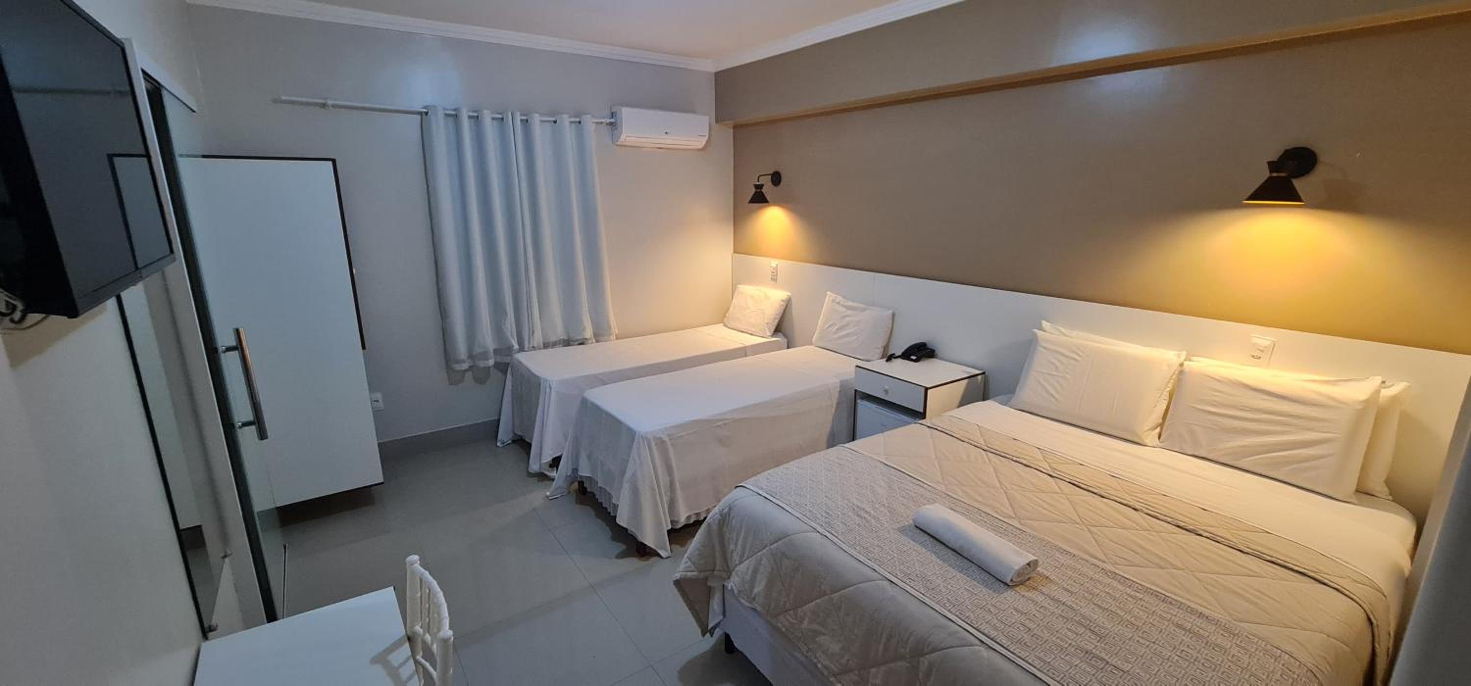 Deluxe Quadruple Room - Photo 5