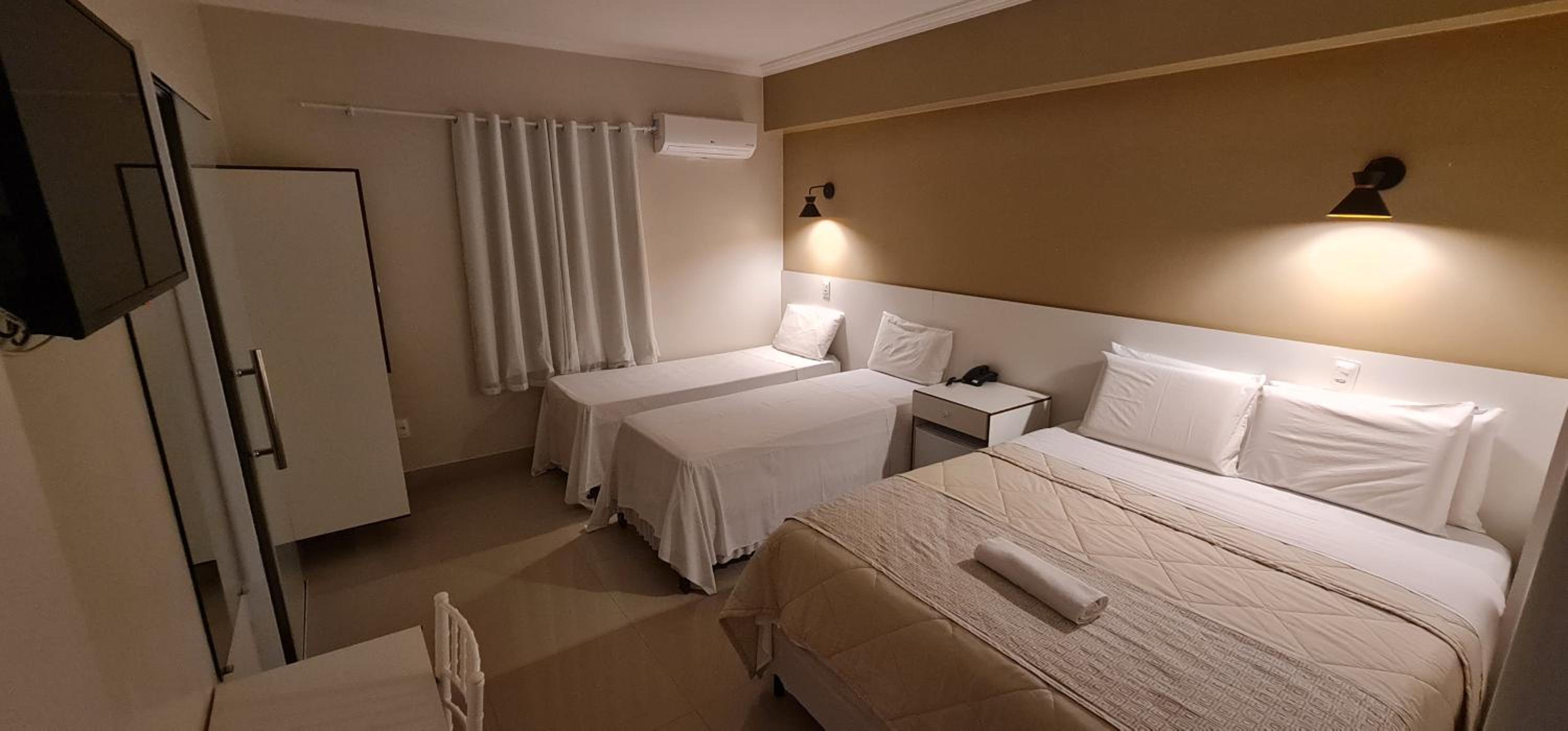 Deluxe Quadruple Room - Photo 3