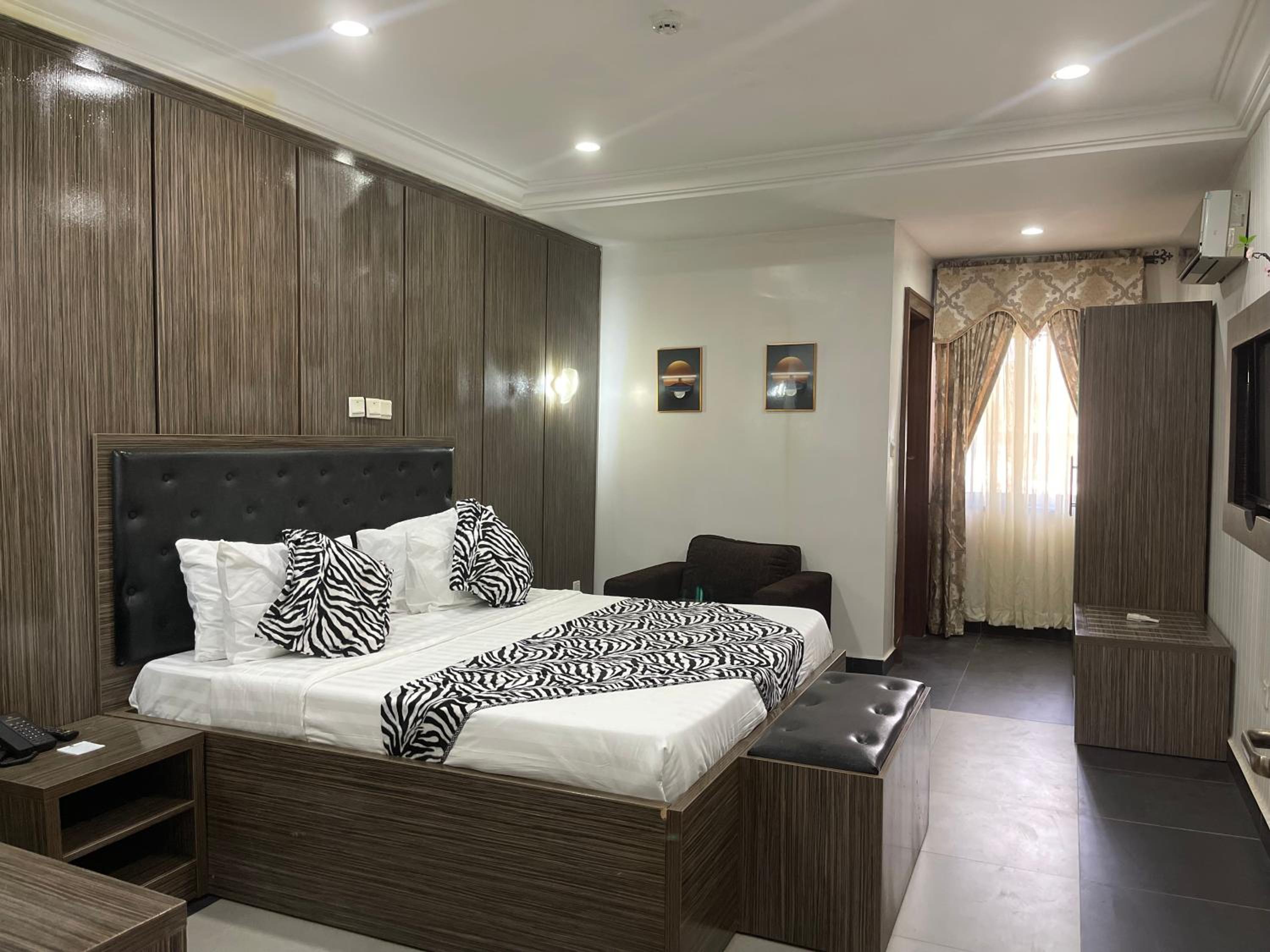 Superior King Room