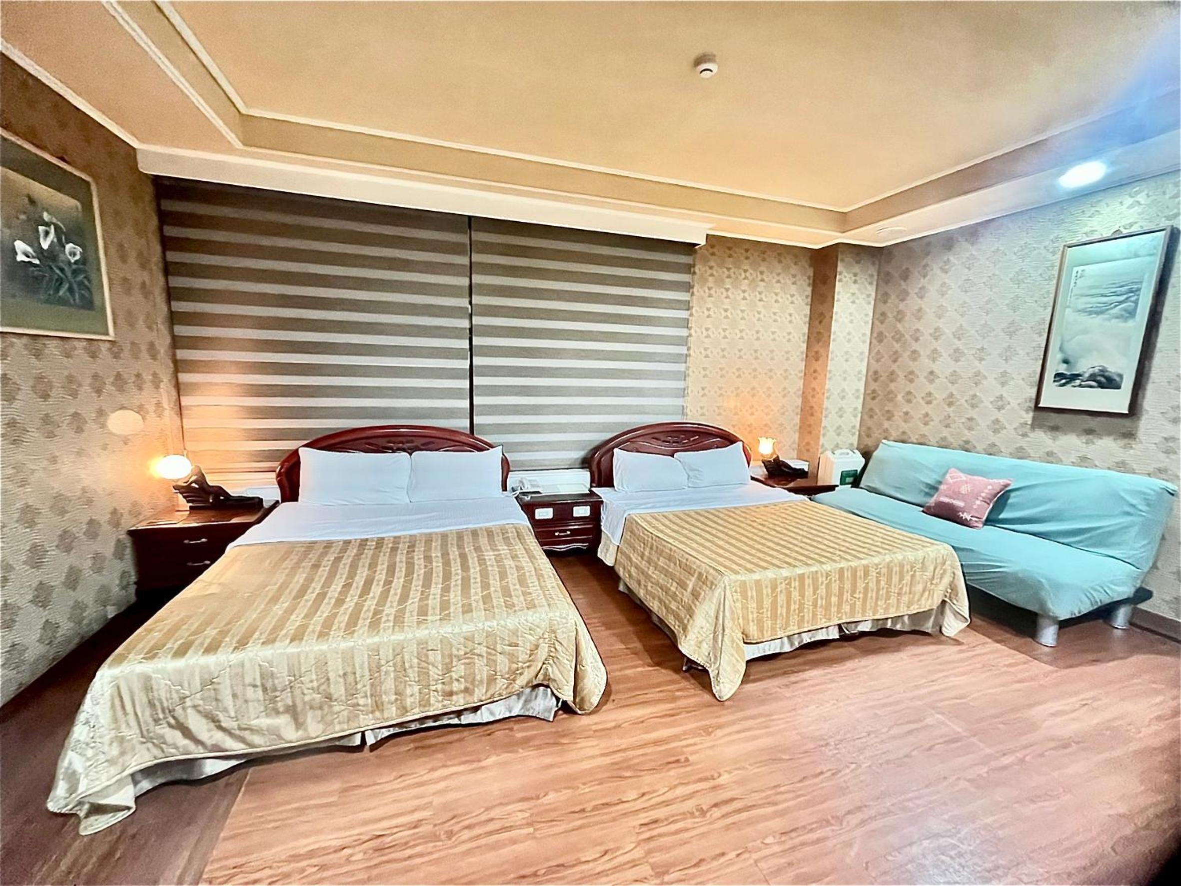 Deluxe Quadruple Room