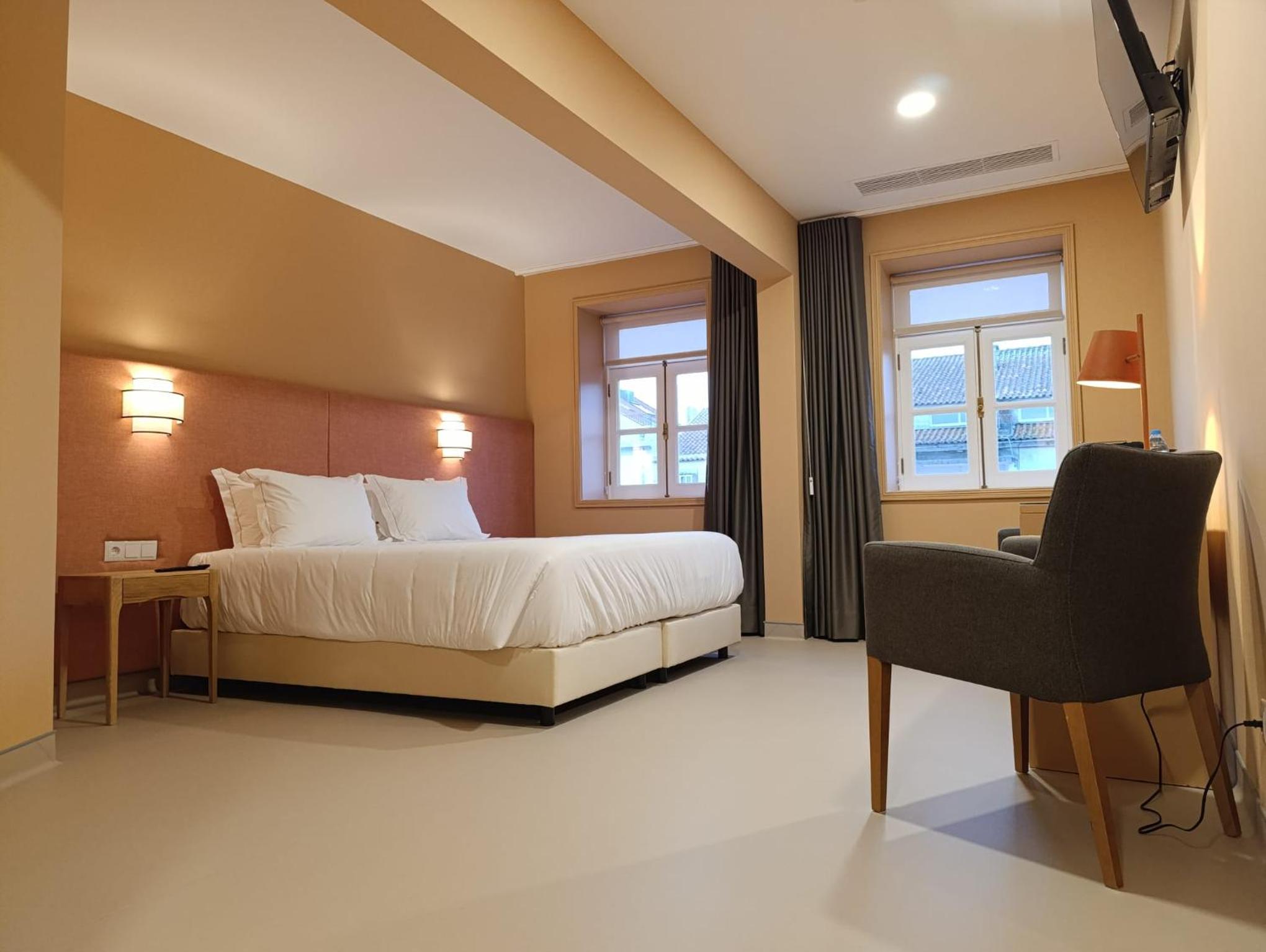 Deluxe Junior Suite - Photo 1