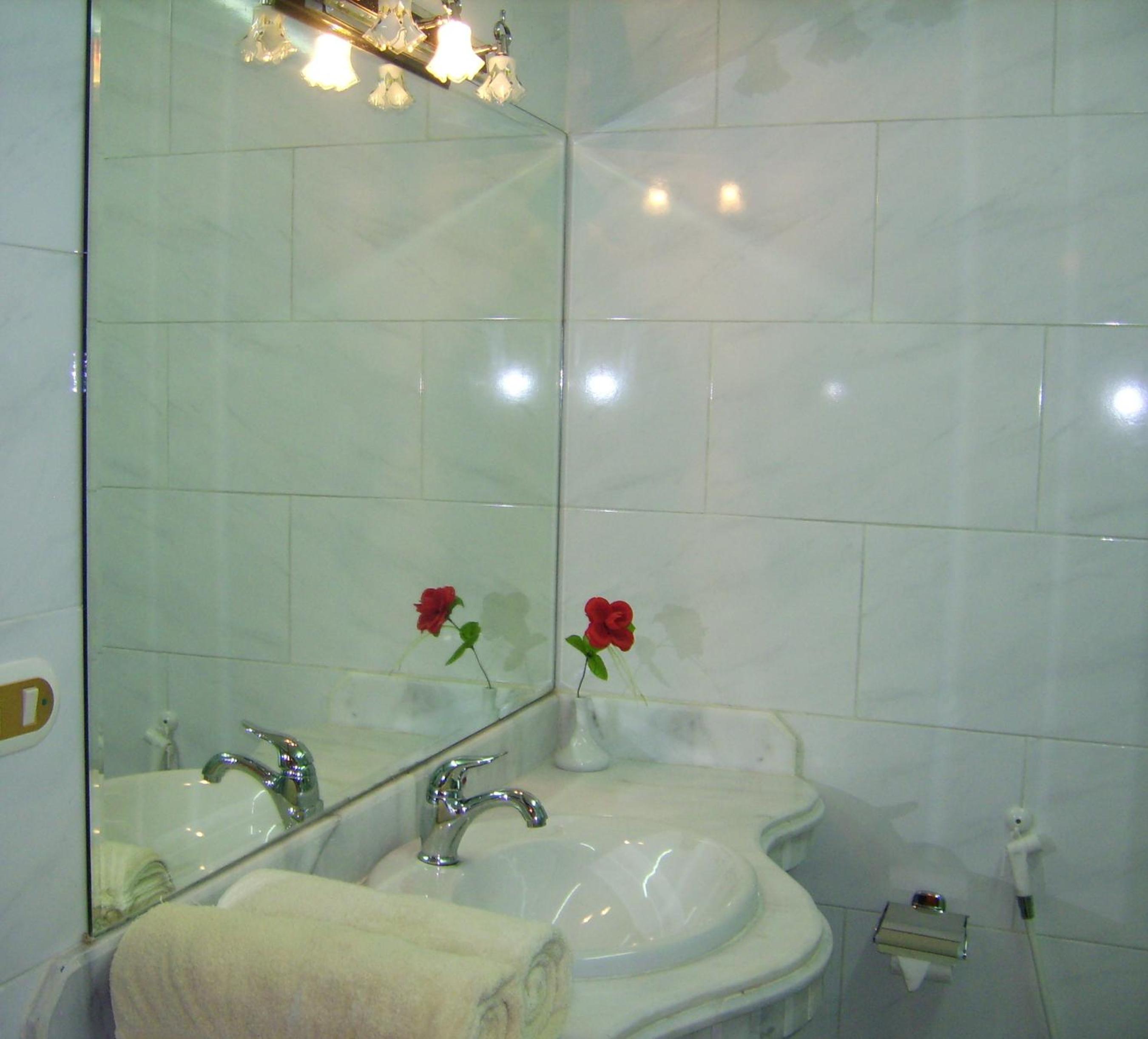 Standard Single Room - Photo 2