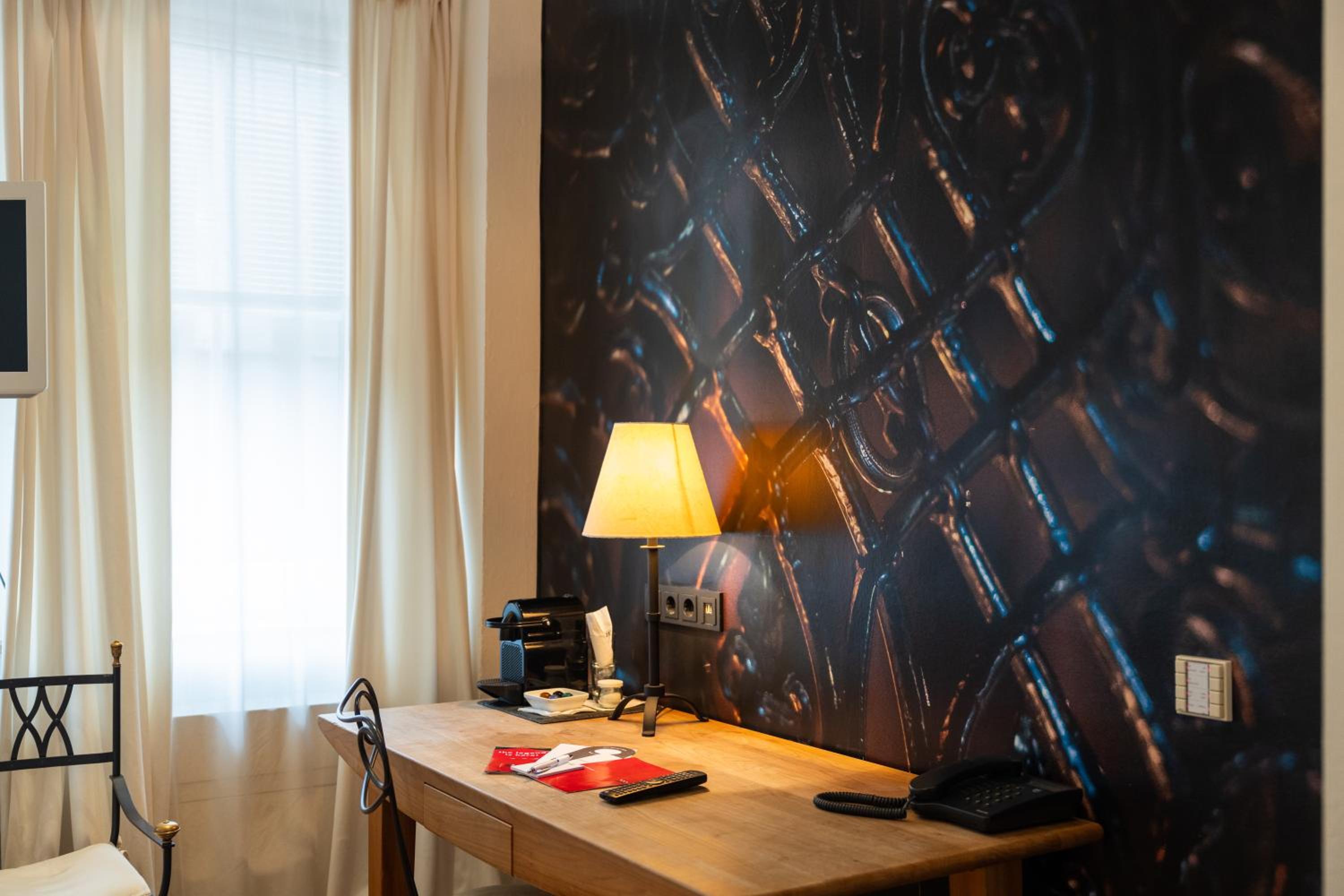 Small Double Room - Photo 9