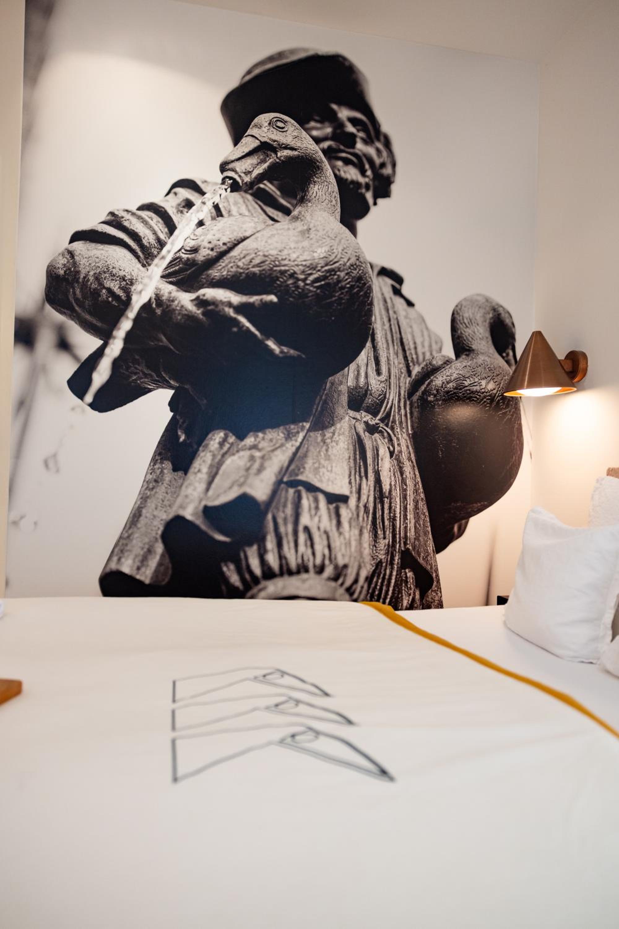 Small Double Room - Photo 10