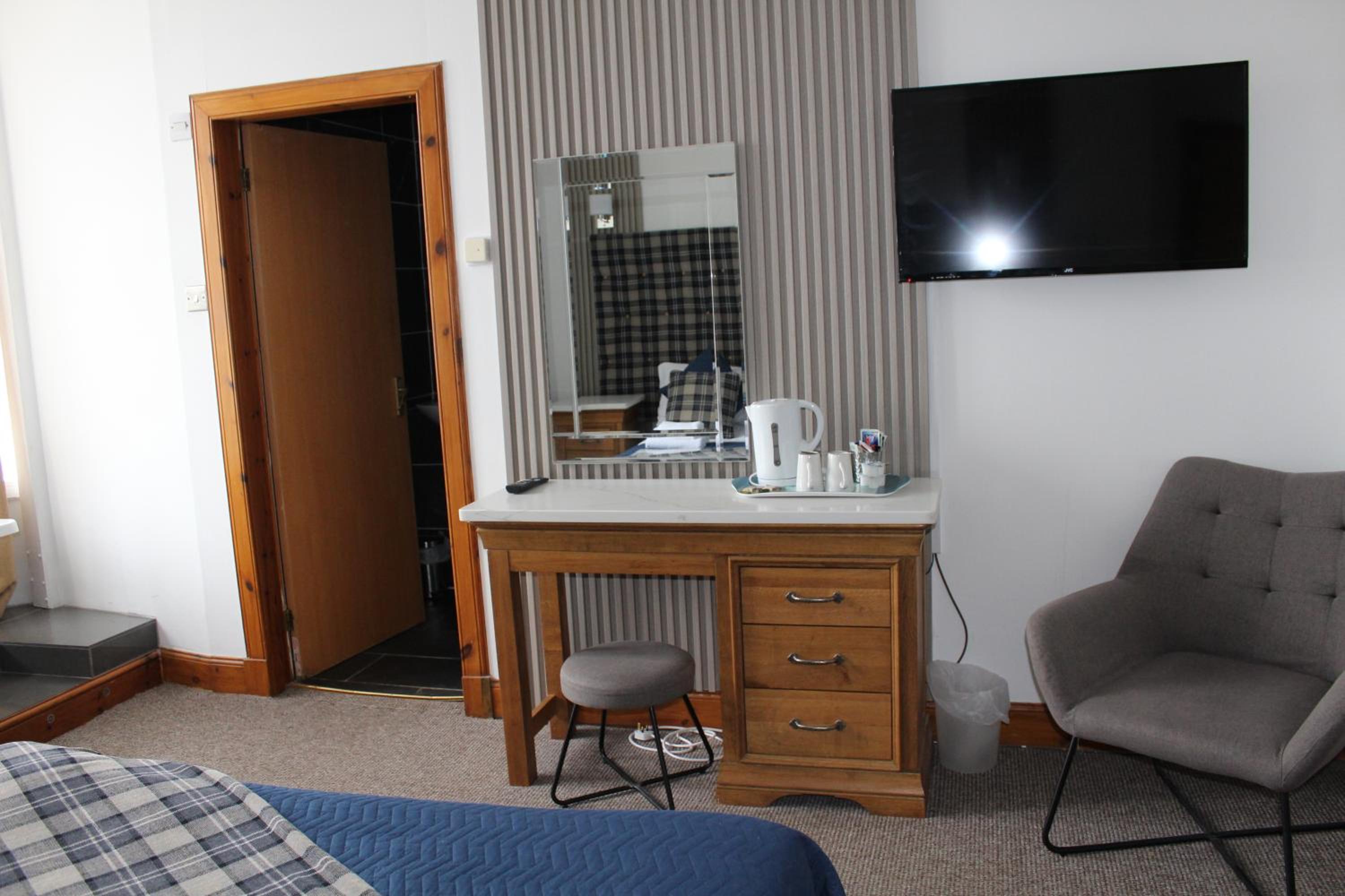 Double Room - Photo 5