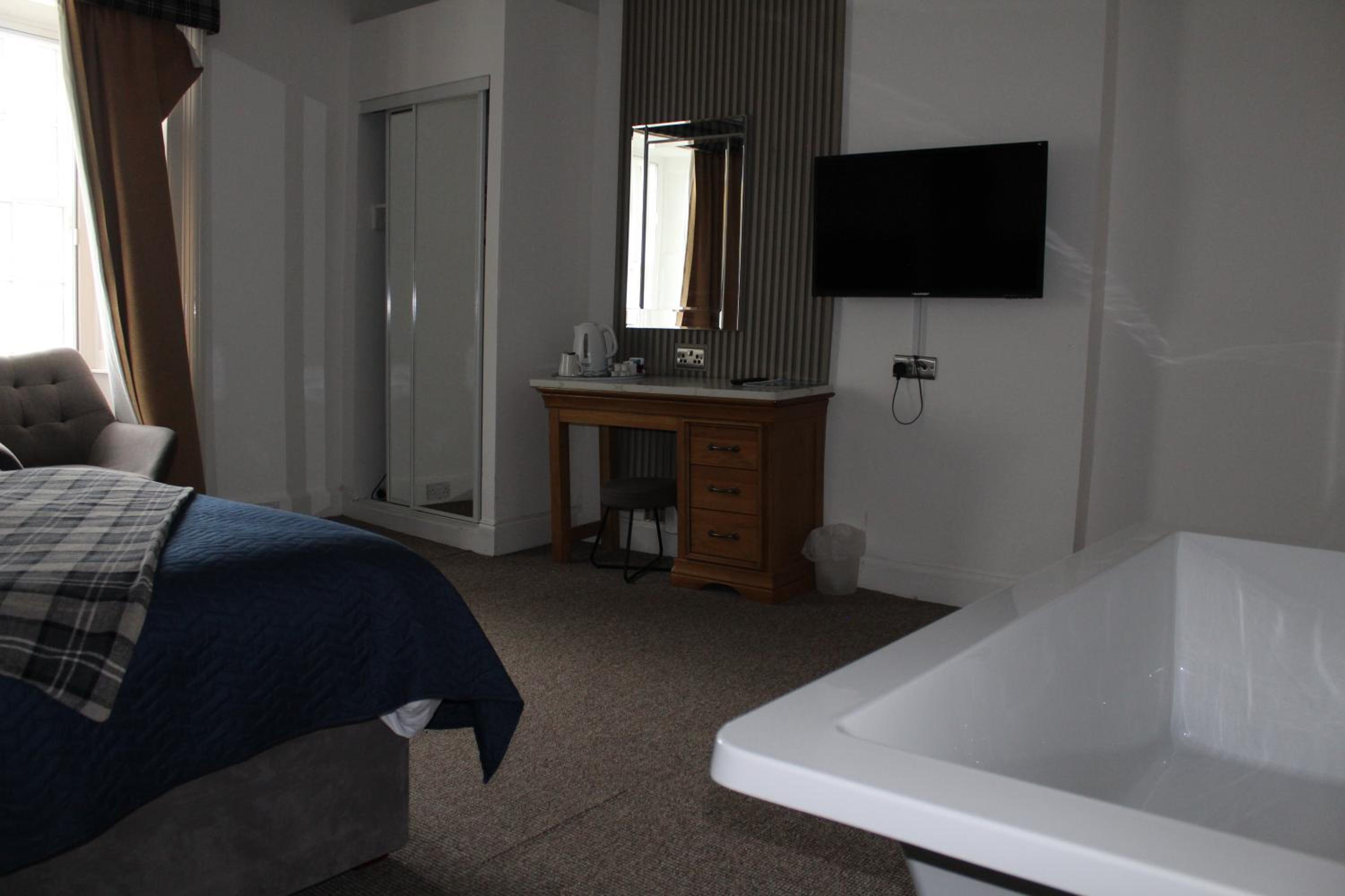Twin/ Family Room with Sea View photo 3