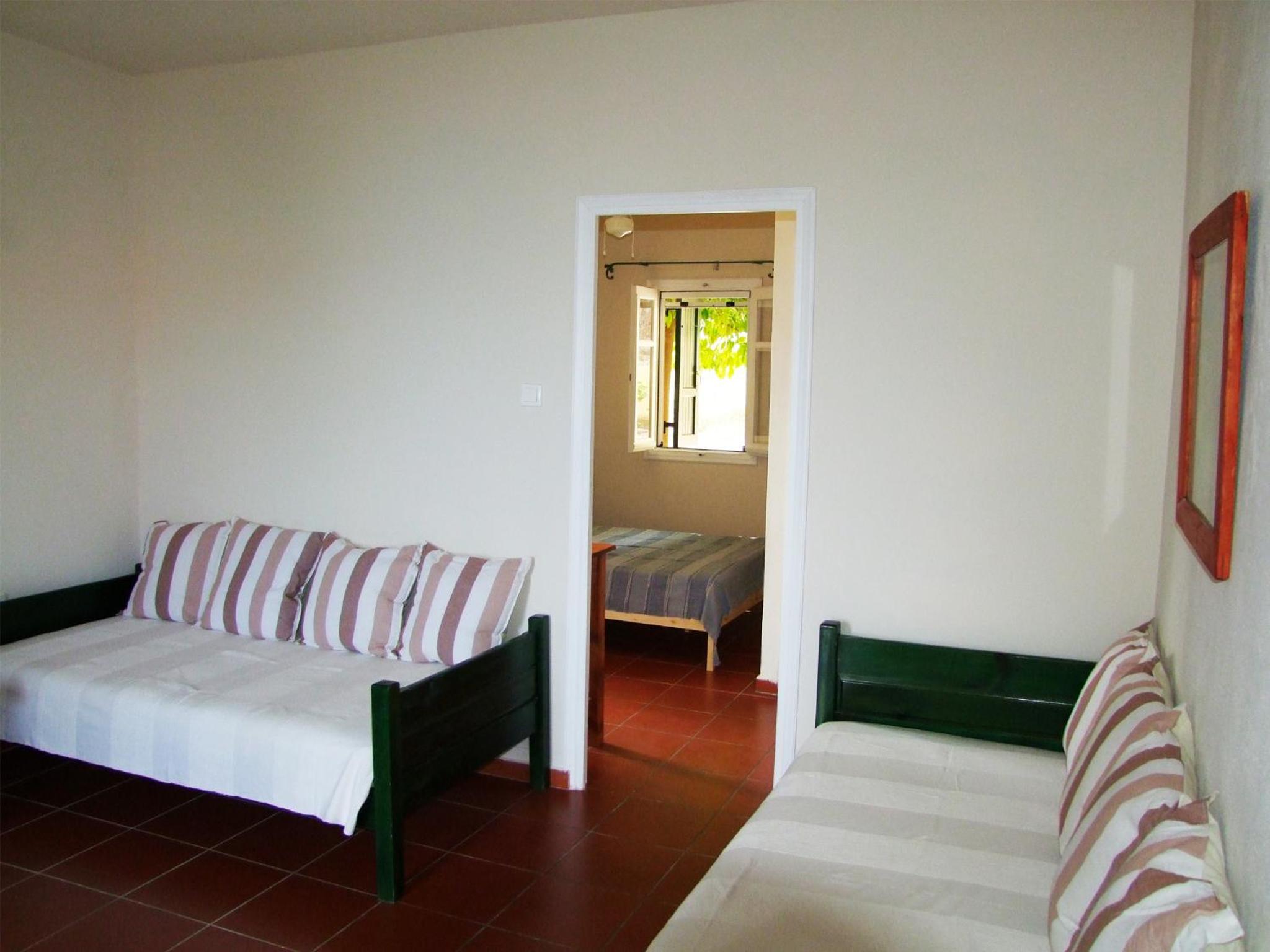 One-Bedroom Apartment (4 Adults) - Photo 14