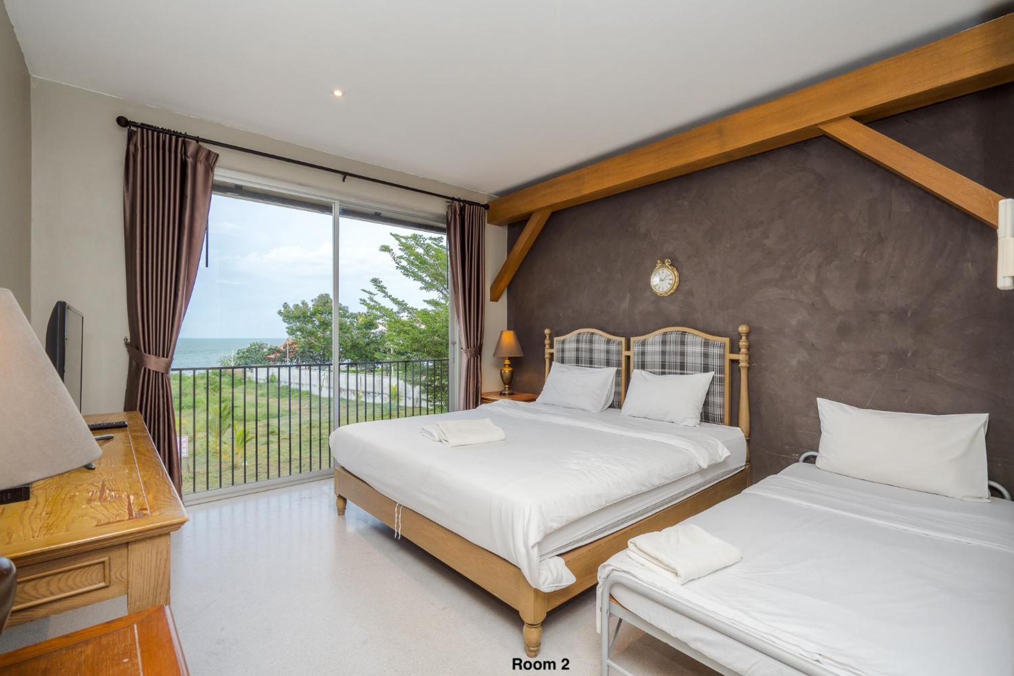Villa with Sea View - Photo 1