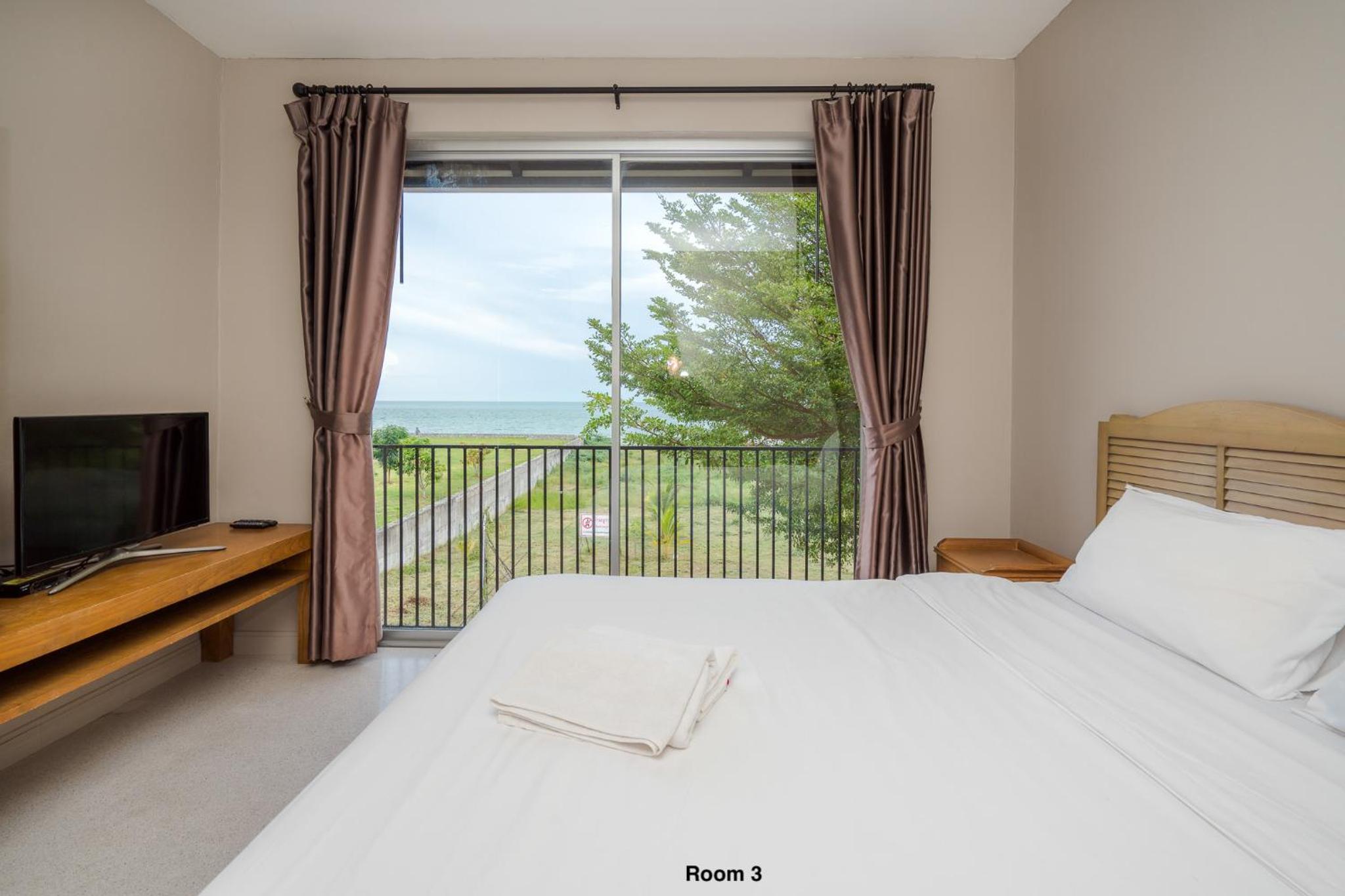 Villa with Sea View - Photo 39