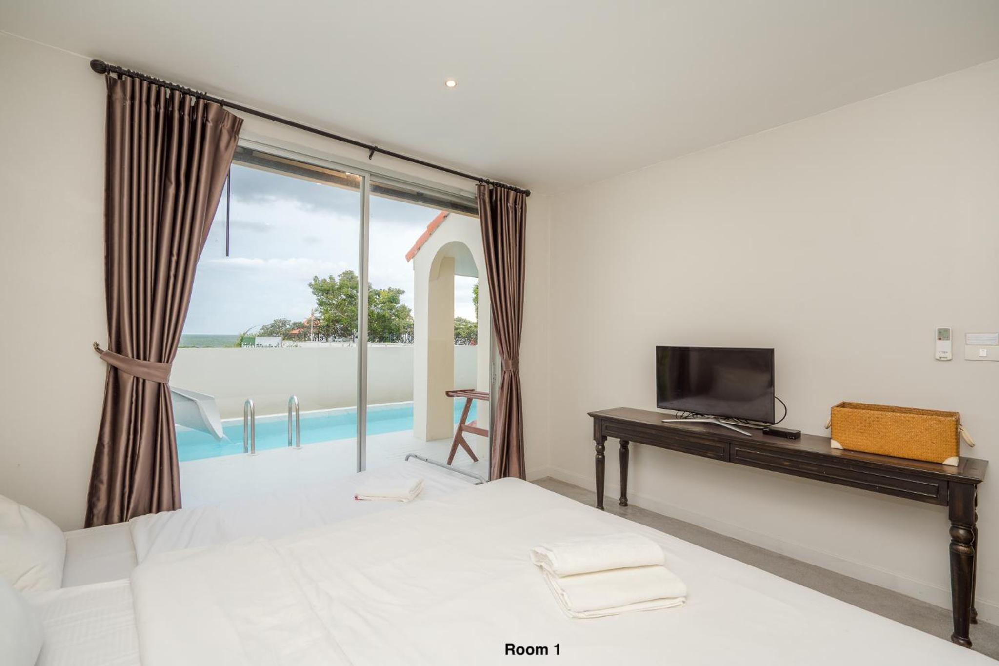 Villa with Sea View - Photo 20
