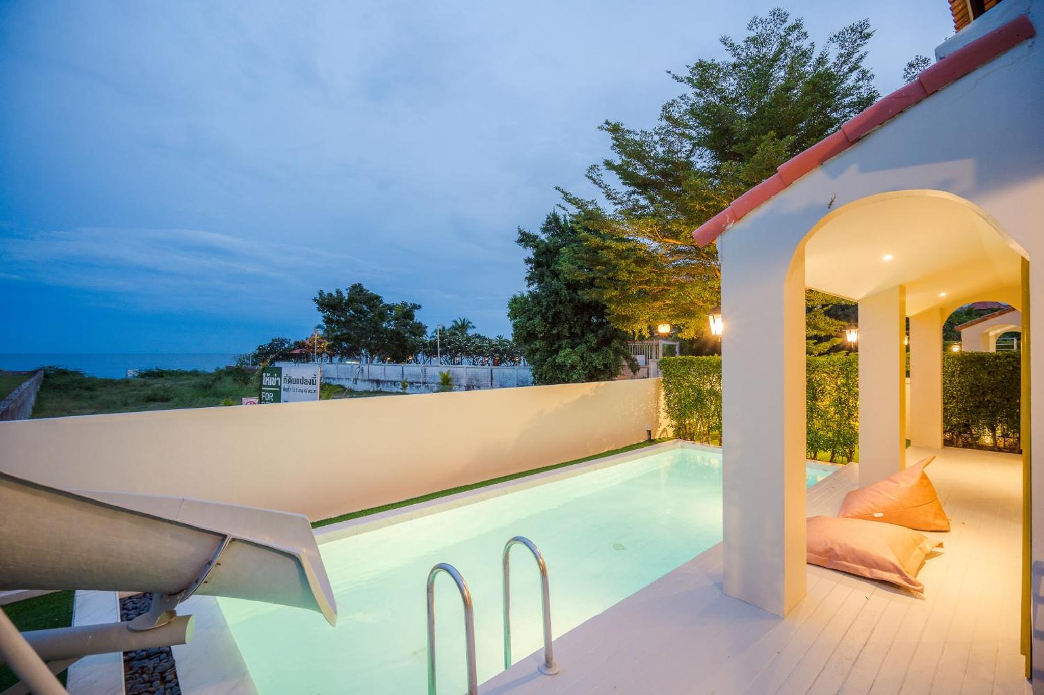 Villa with Sea View - Photo 19