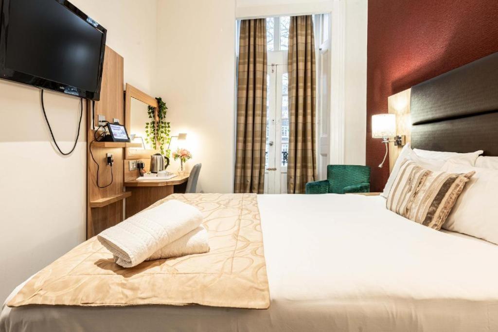 Large Double Room photo 2