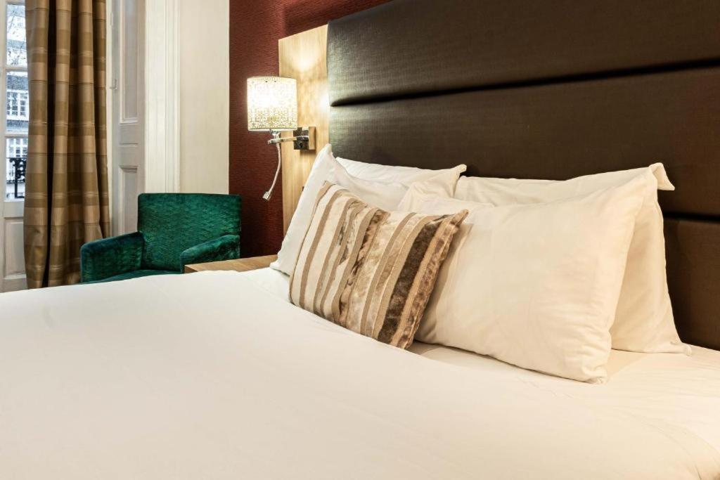 Large Double Room photo 3