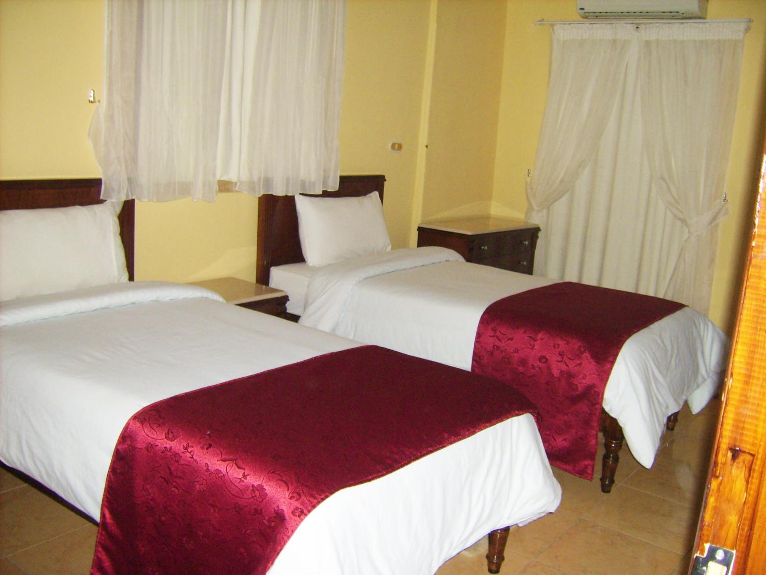 Standard Twin Room - Photo 1
