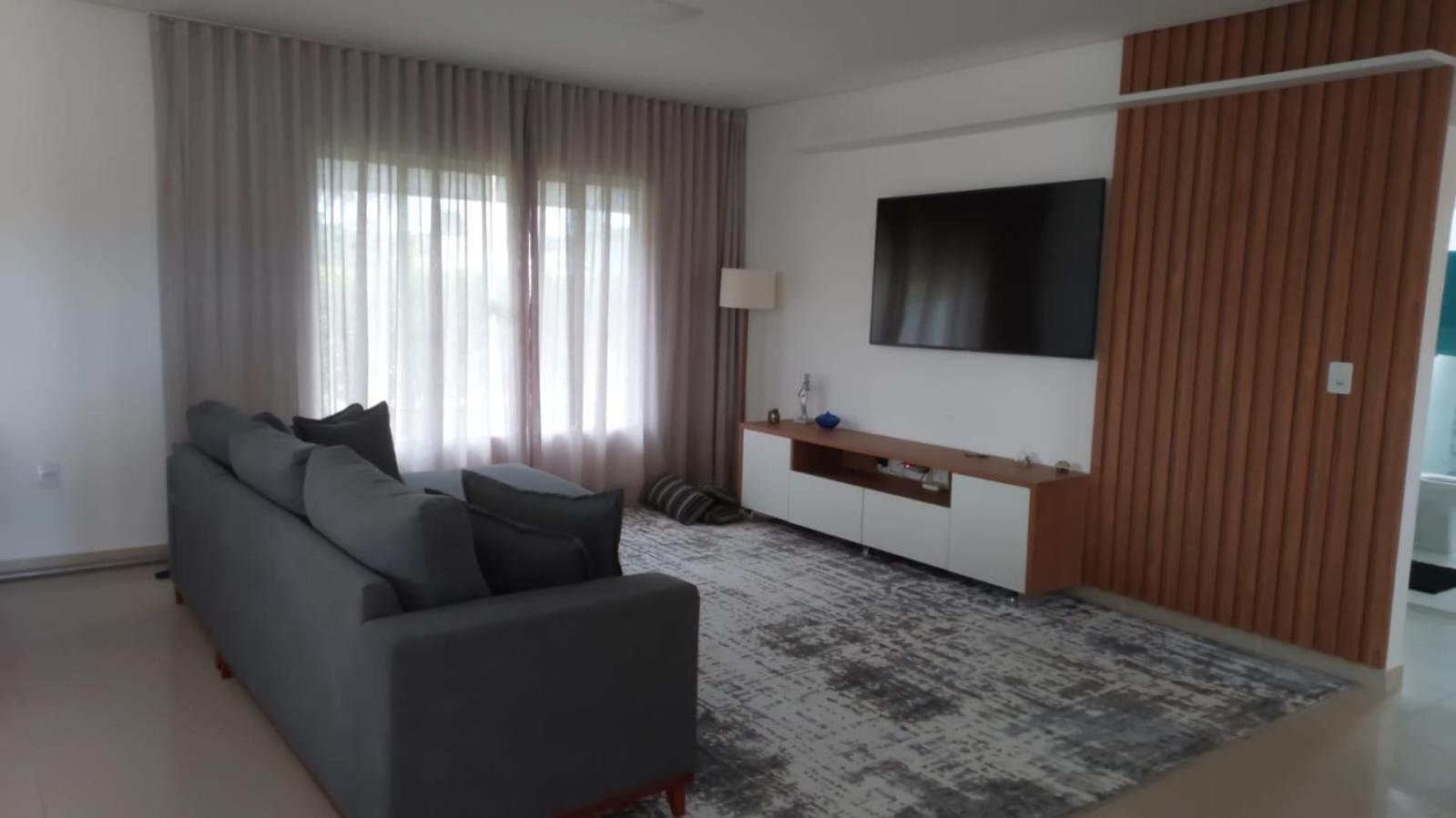 One-Bedroom House photo 1