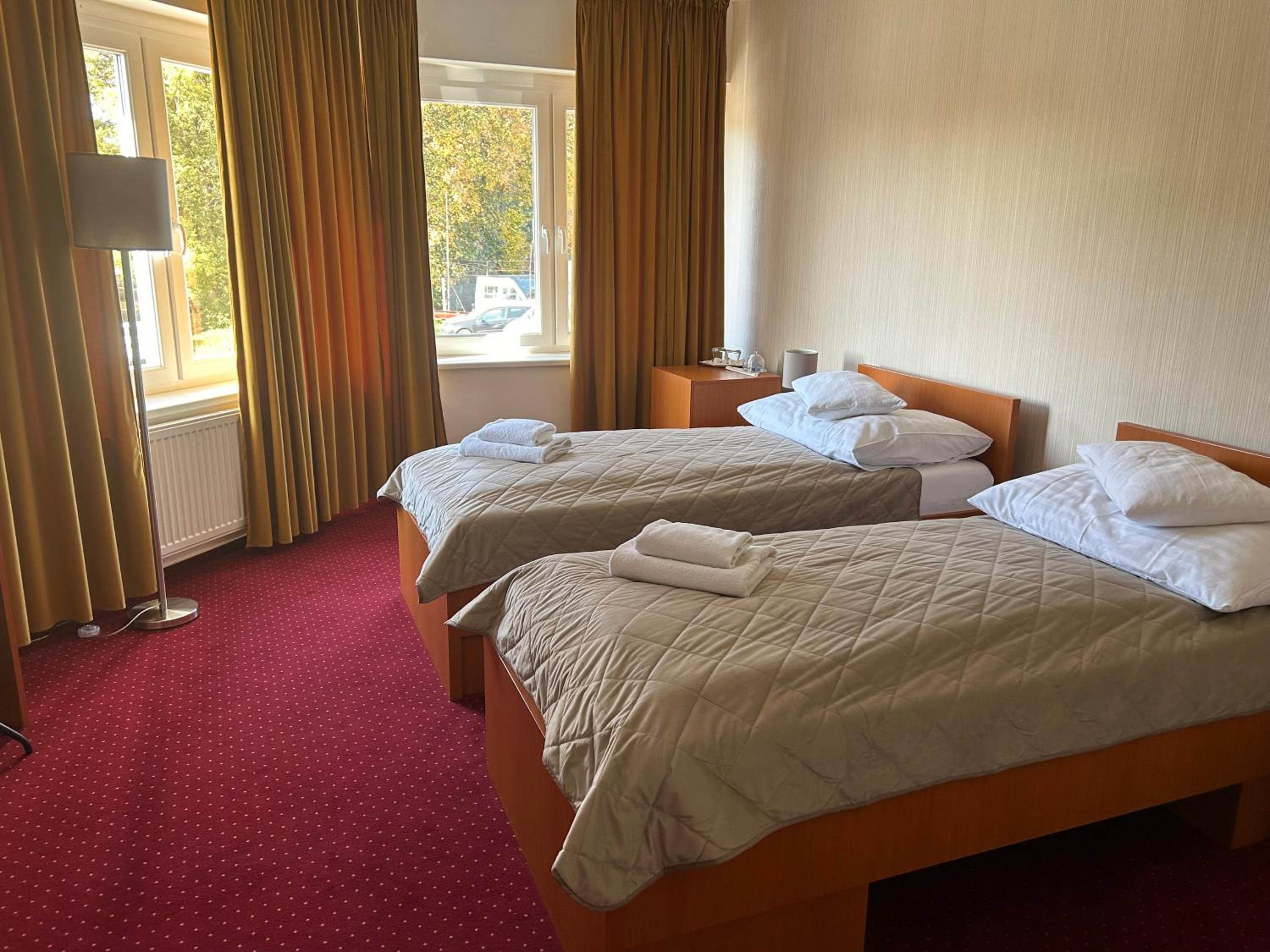 Standard Quadruple Room - Photo 9
