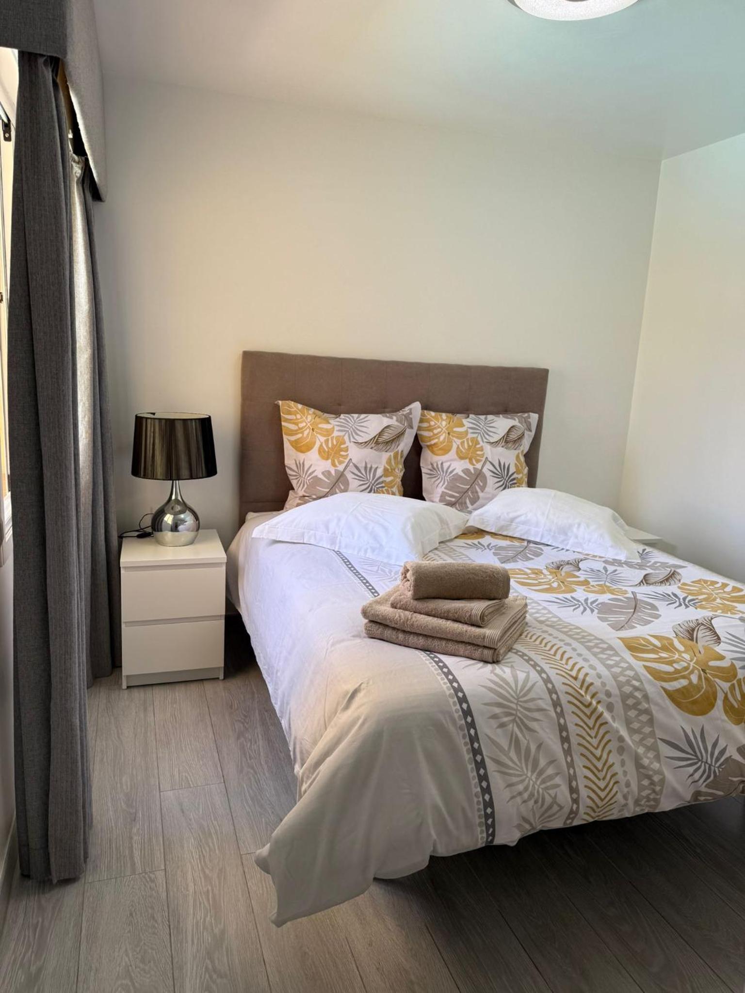 Three-Bedroom Standard Apartment photo 2
