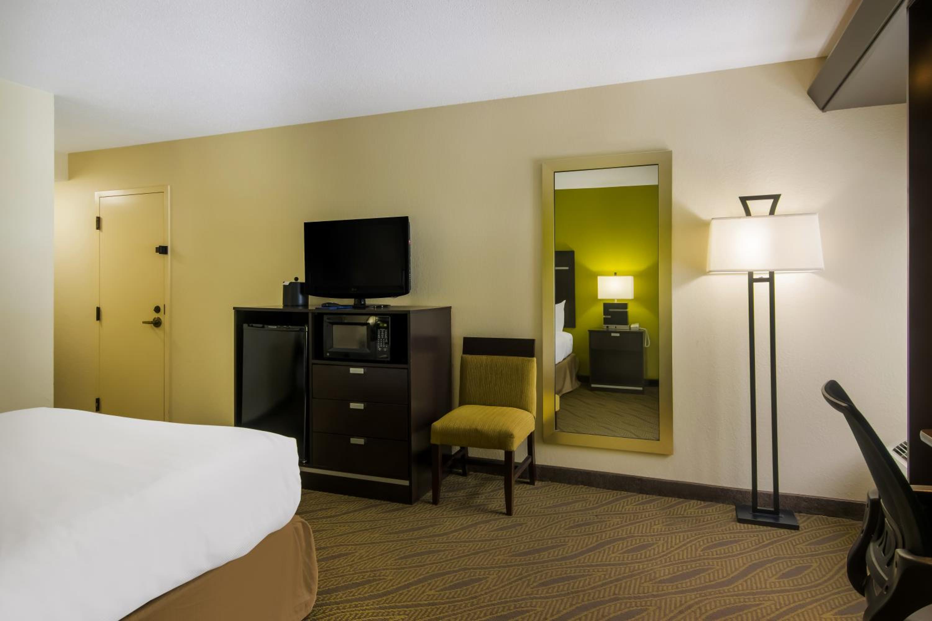 King Room - Non Smoking - Photo 3
