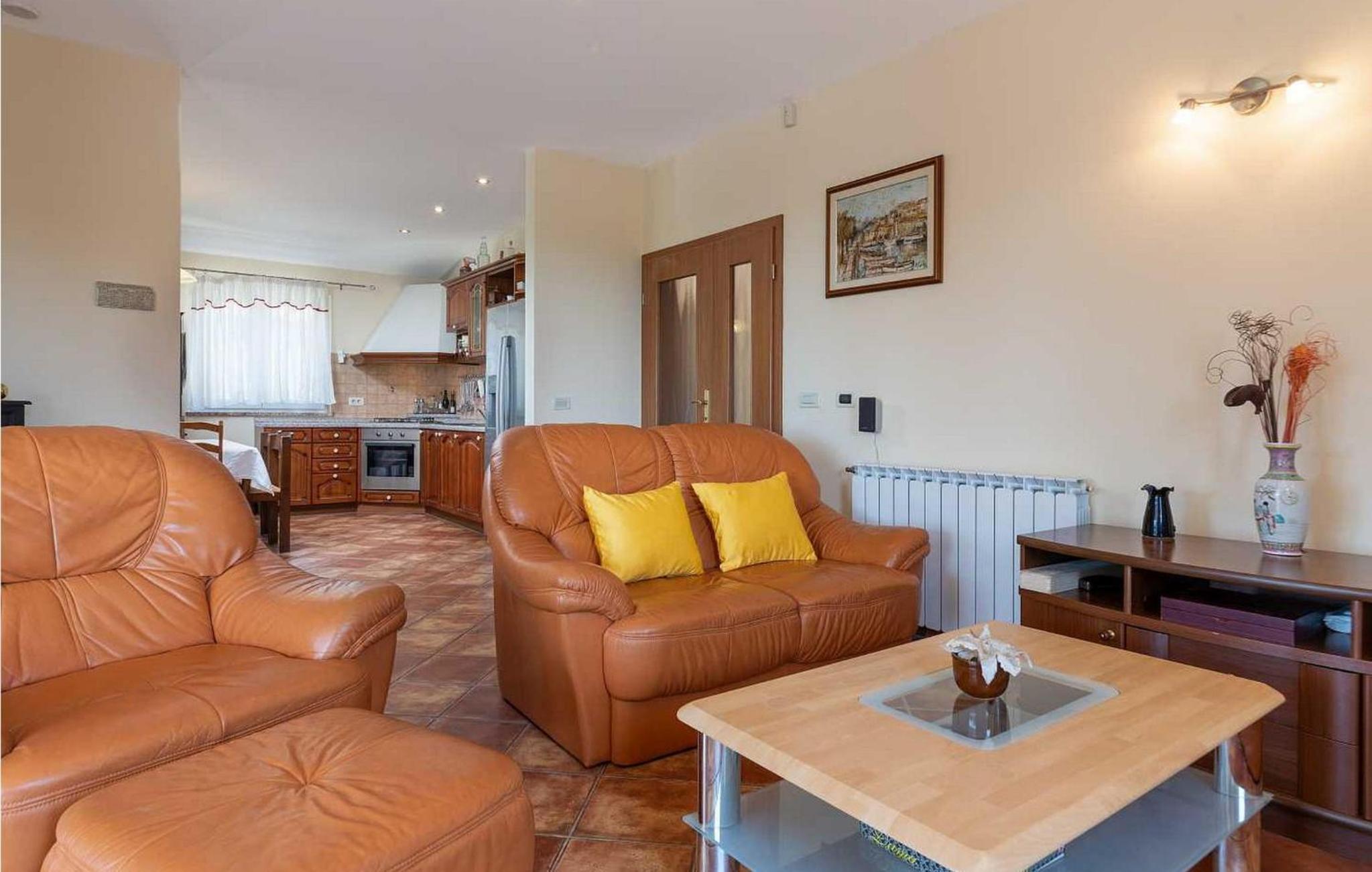 Three-Bedroom Holiday Home  photo 2