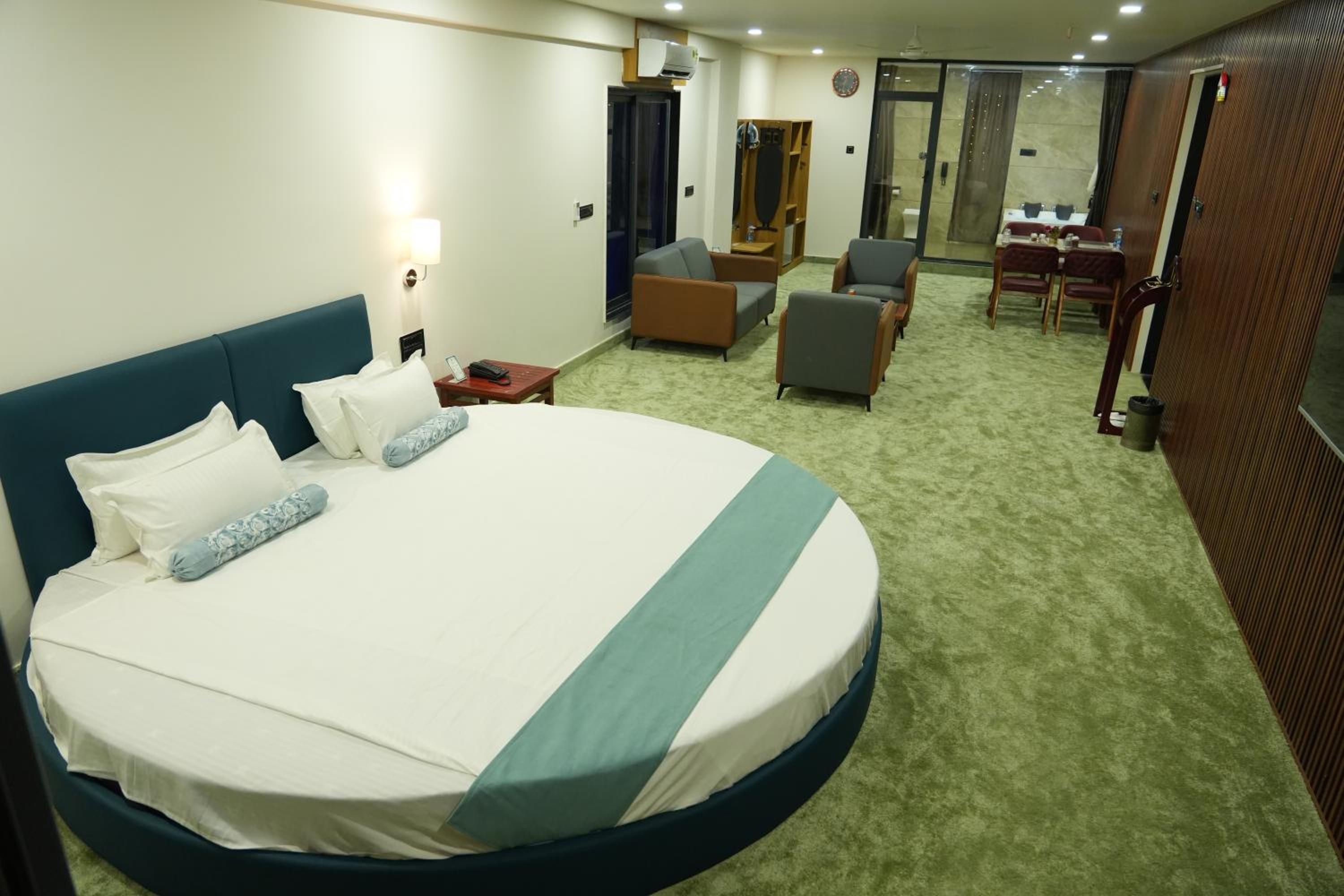 Suite photo 1