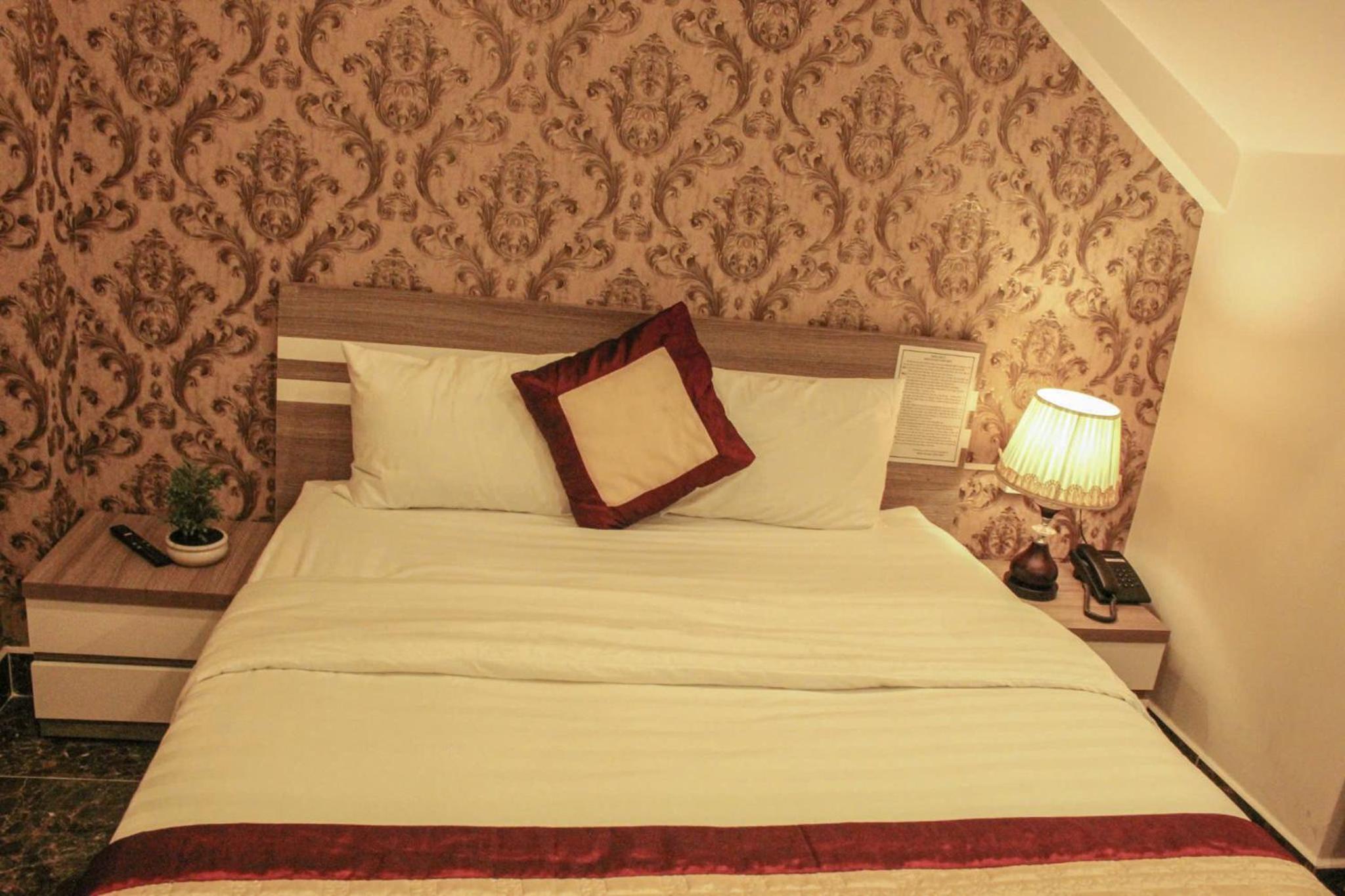 Queen Room