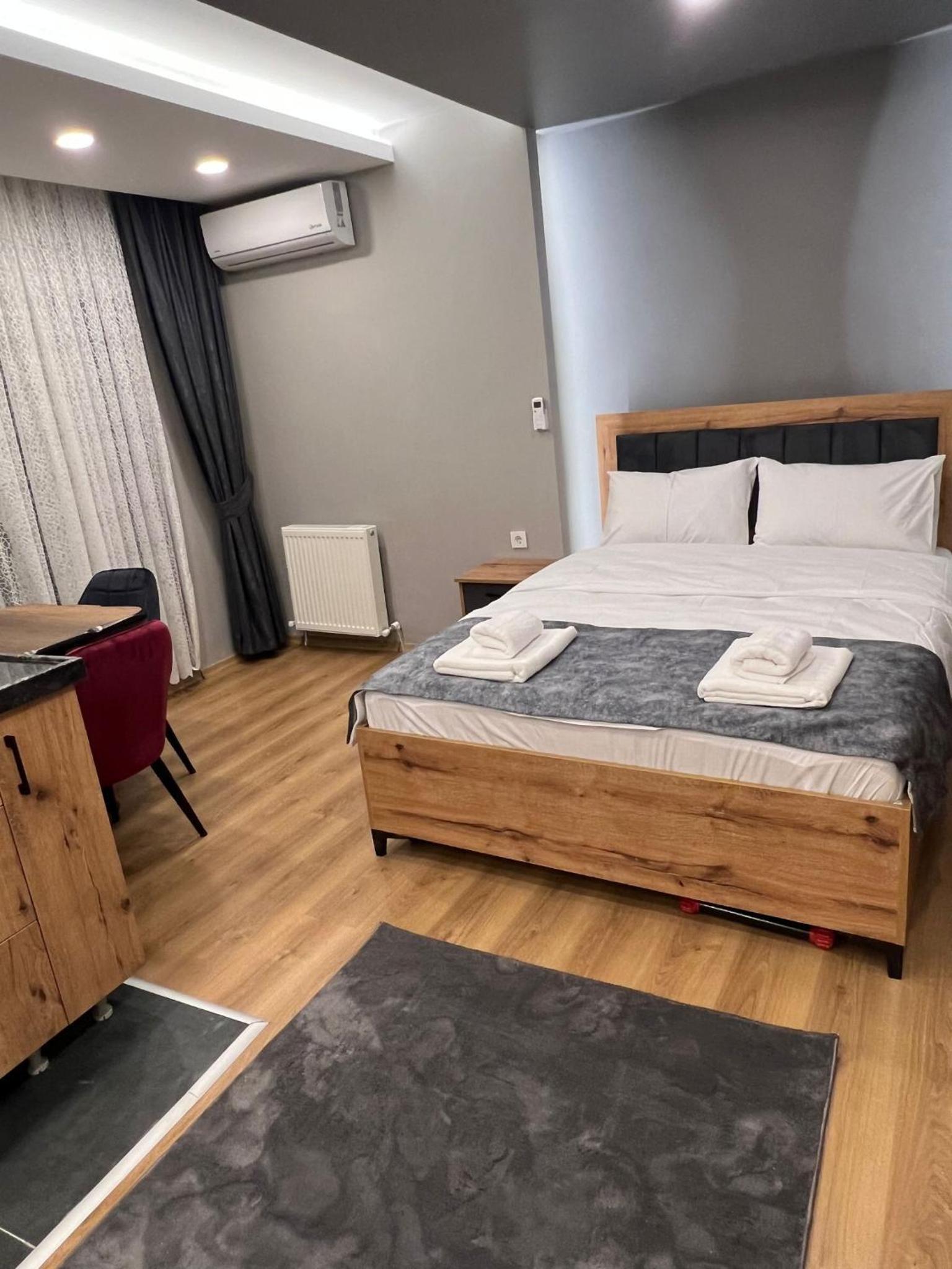 Studio Apartment photo 2