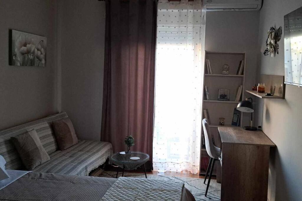 One-Bedroom Apartment photo 2