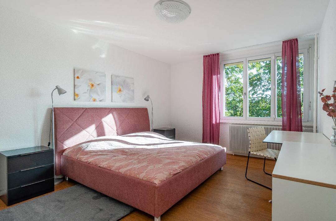 Three-Bedroom Apartment With Balcony photo 3