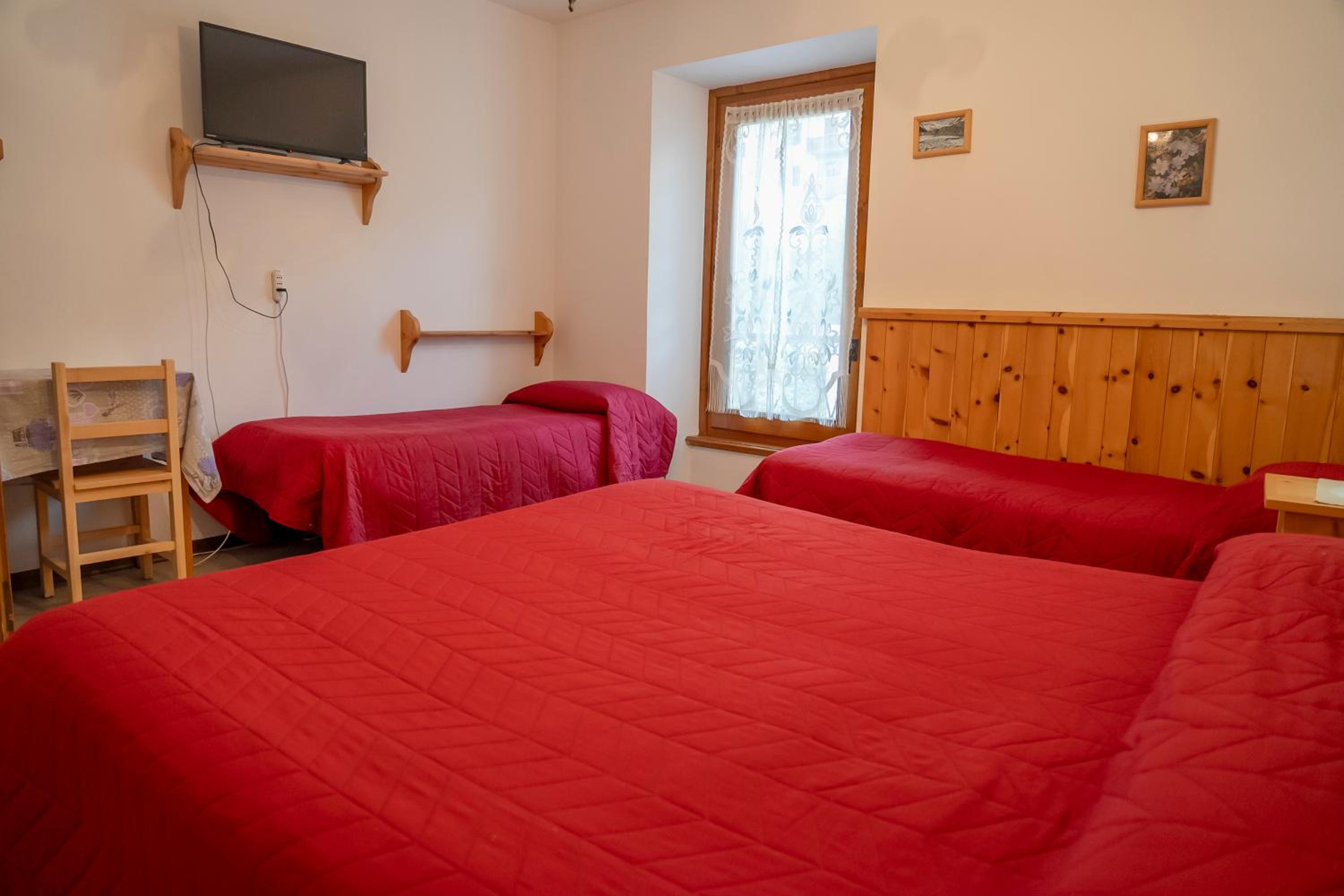 Quadruple Room - Photo 2