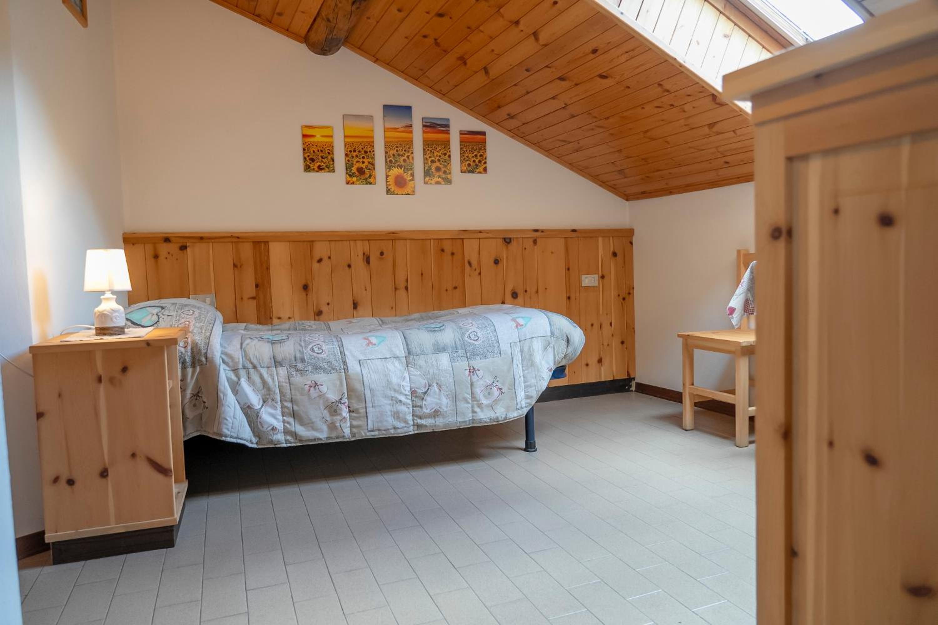 Single Room photo 2