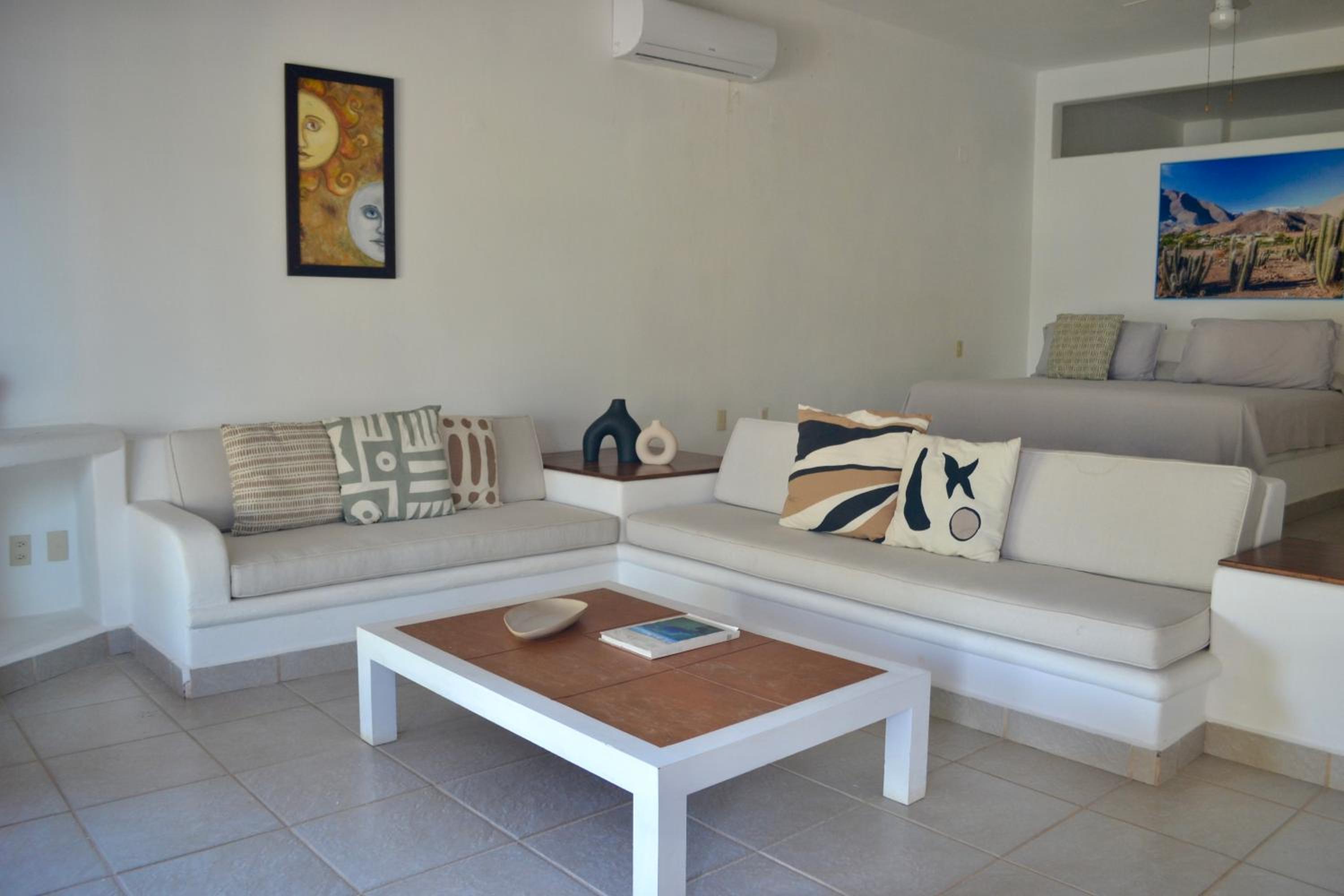 Deluxe Double Room With Balcony And Sea View photo 1