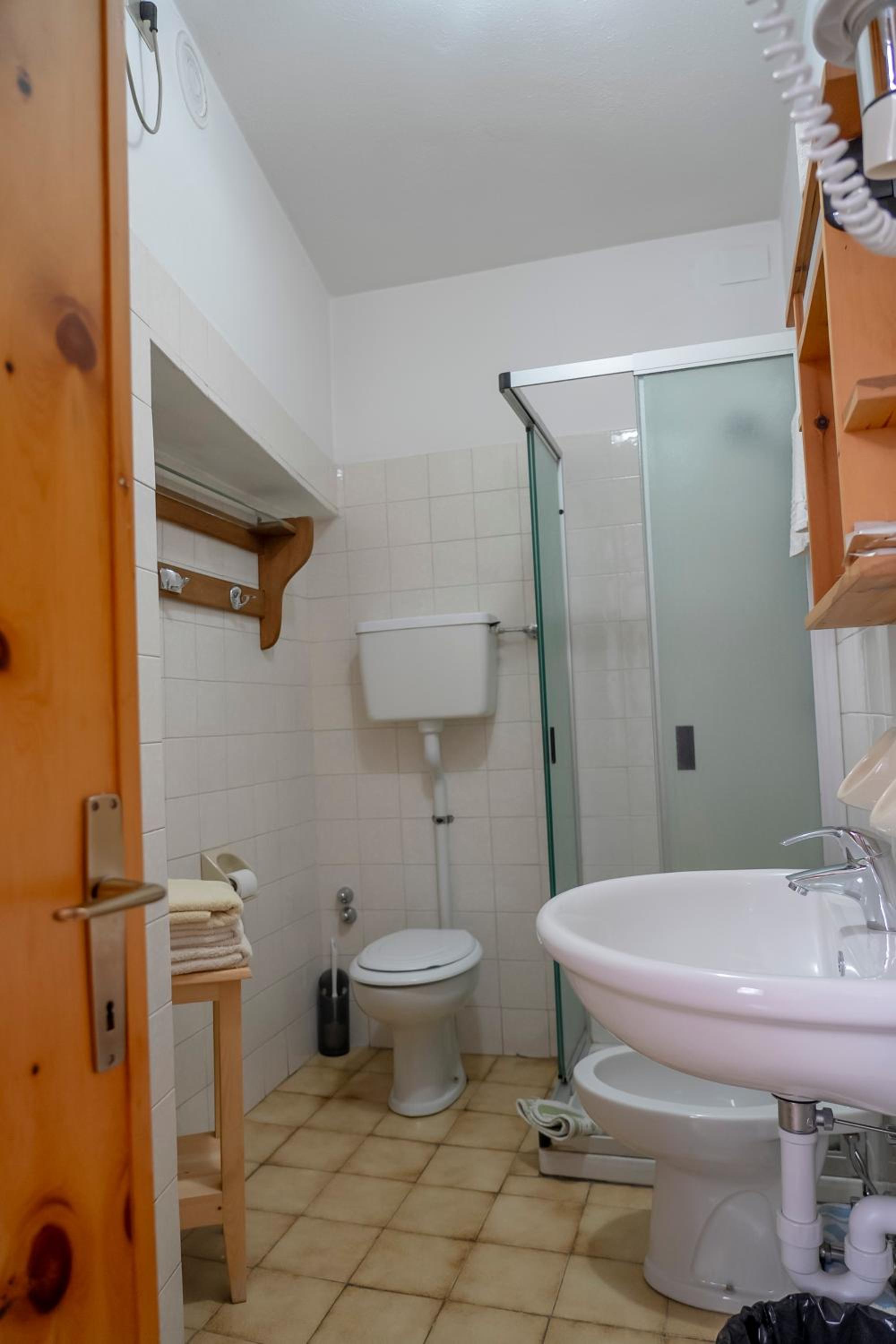 Triple Room - Photo 9
