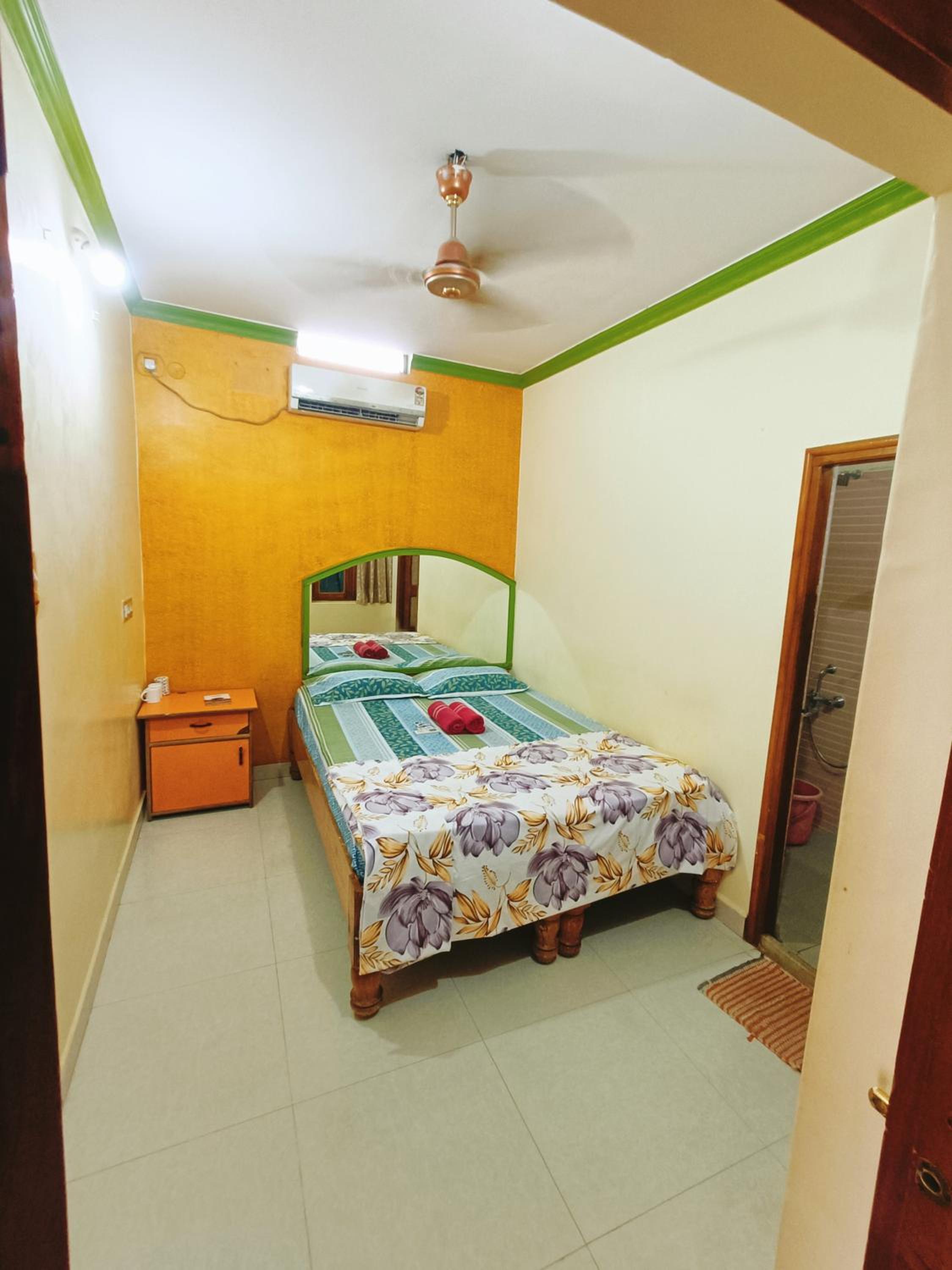 Standard Double or Twin Room - Photo 3